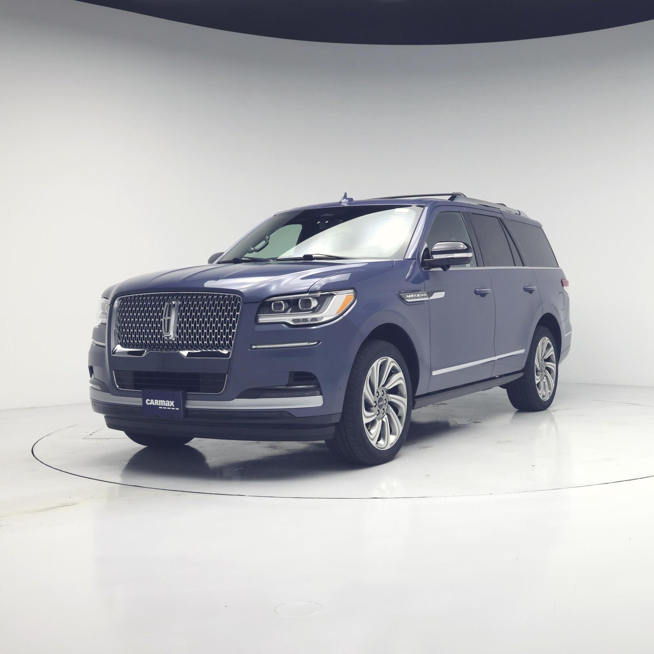 Thumbnail: 2023 Lincoln Navigator - 4
