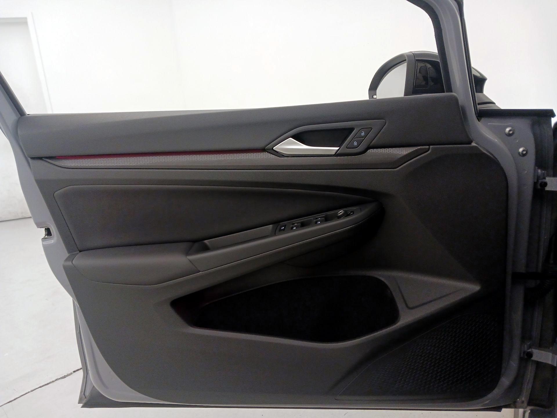 Thumbnail: 2024 Volkswagen Golf - 12