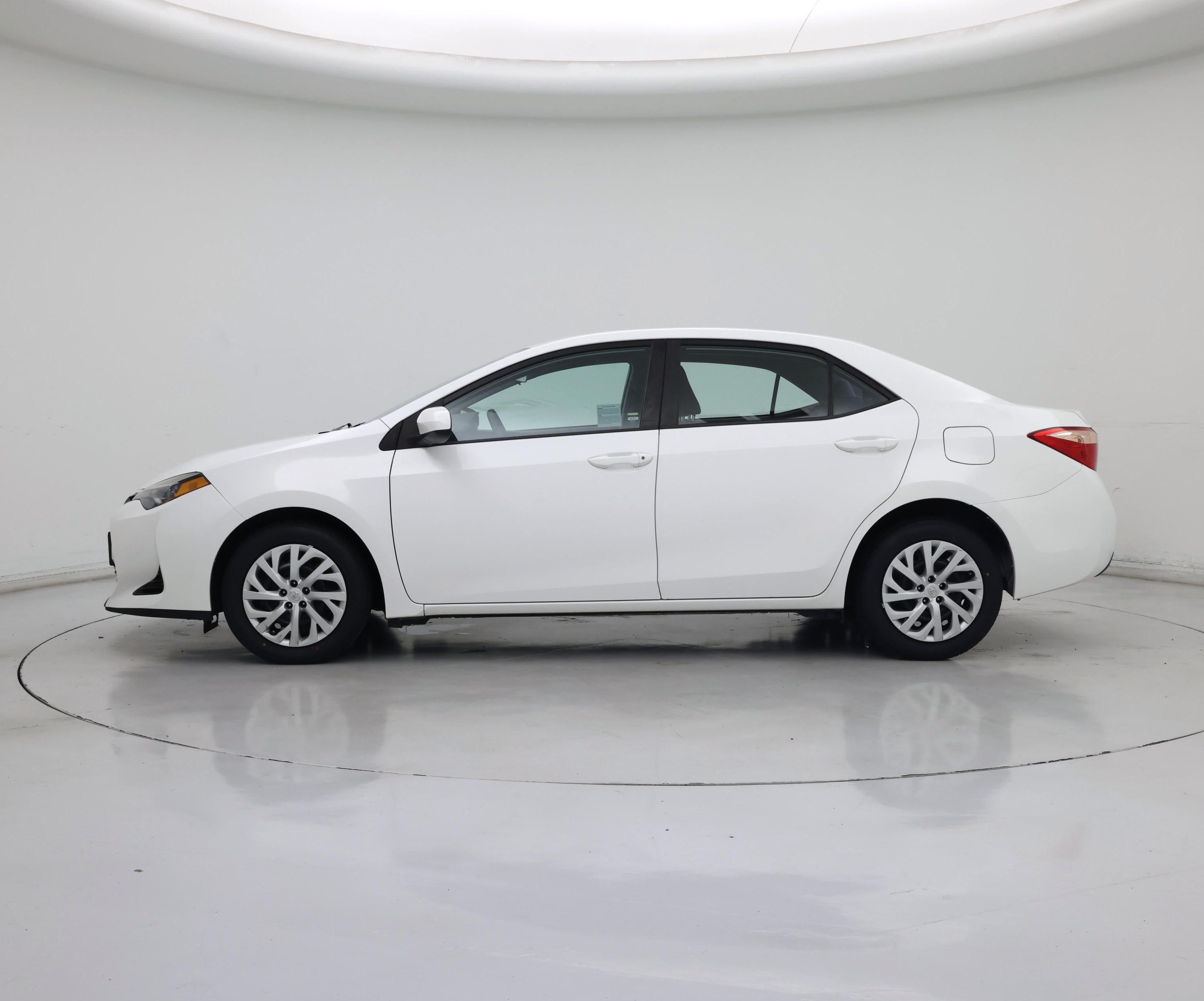 Thumbnail: 2018 Toyota Corolla - 3