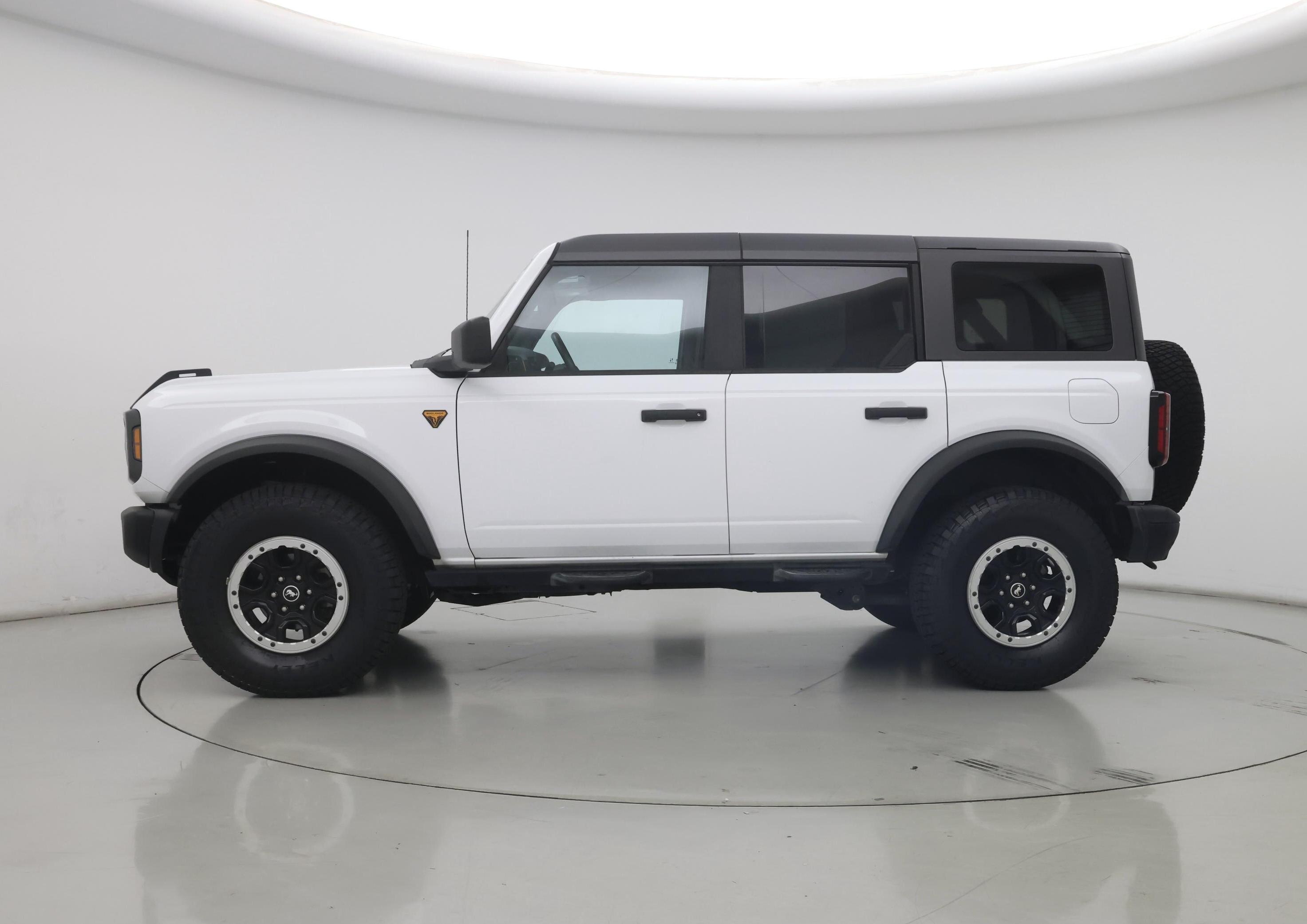 Thumbnail: 2023 Ford Bronco - 3