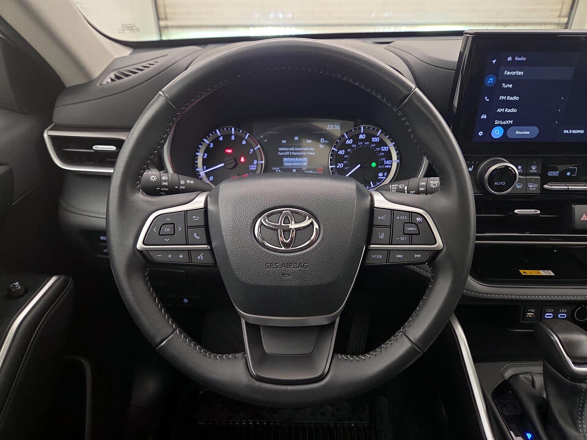 Thumbnail: 2024 Toyota Highlander - 10