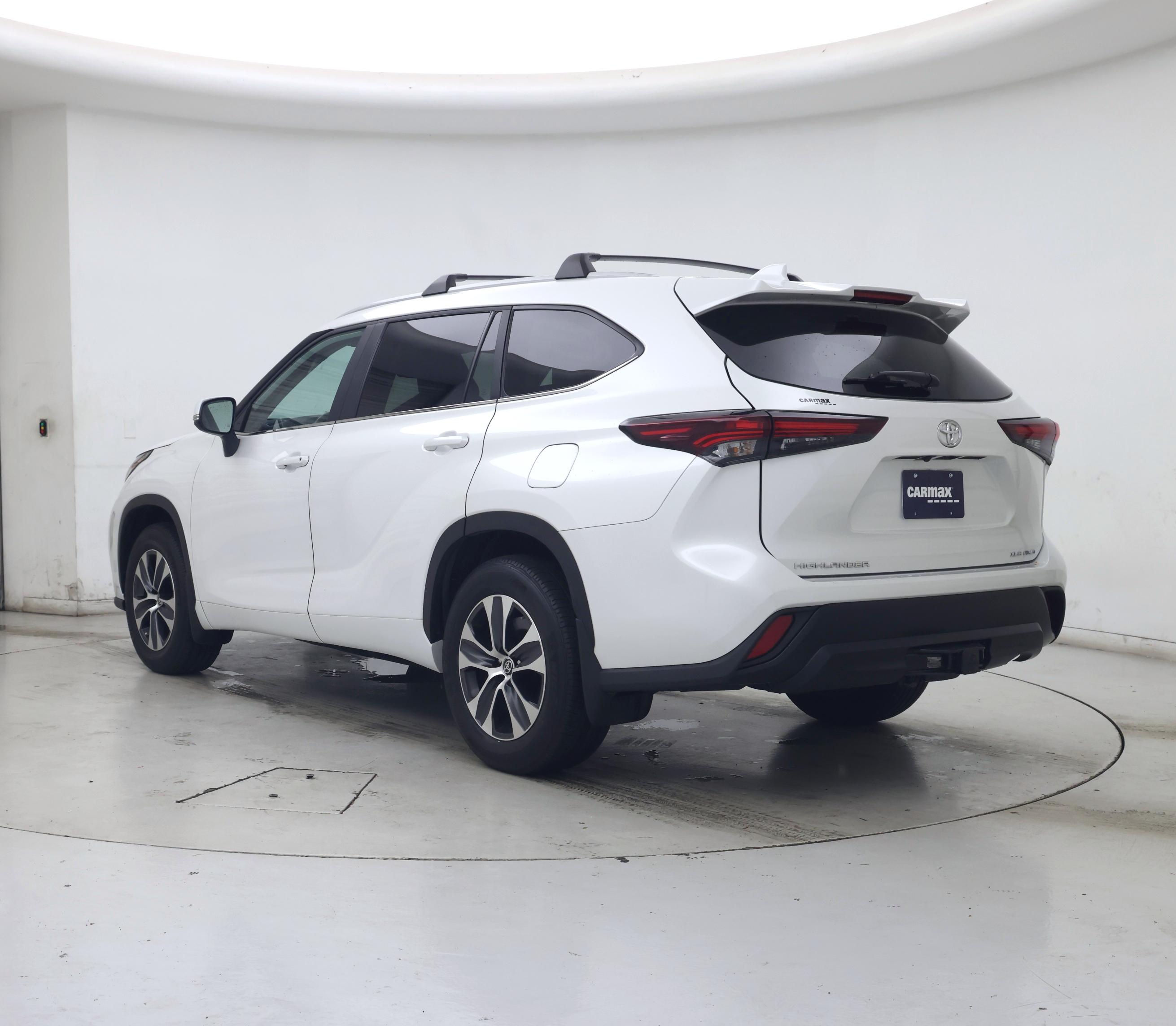 Thumbnail: 2024 Toyota Highlander - 2