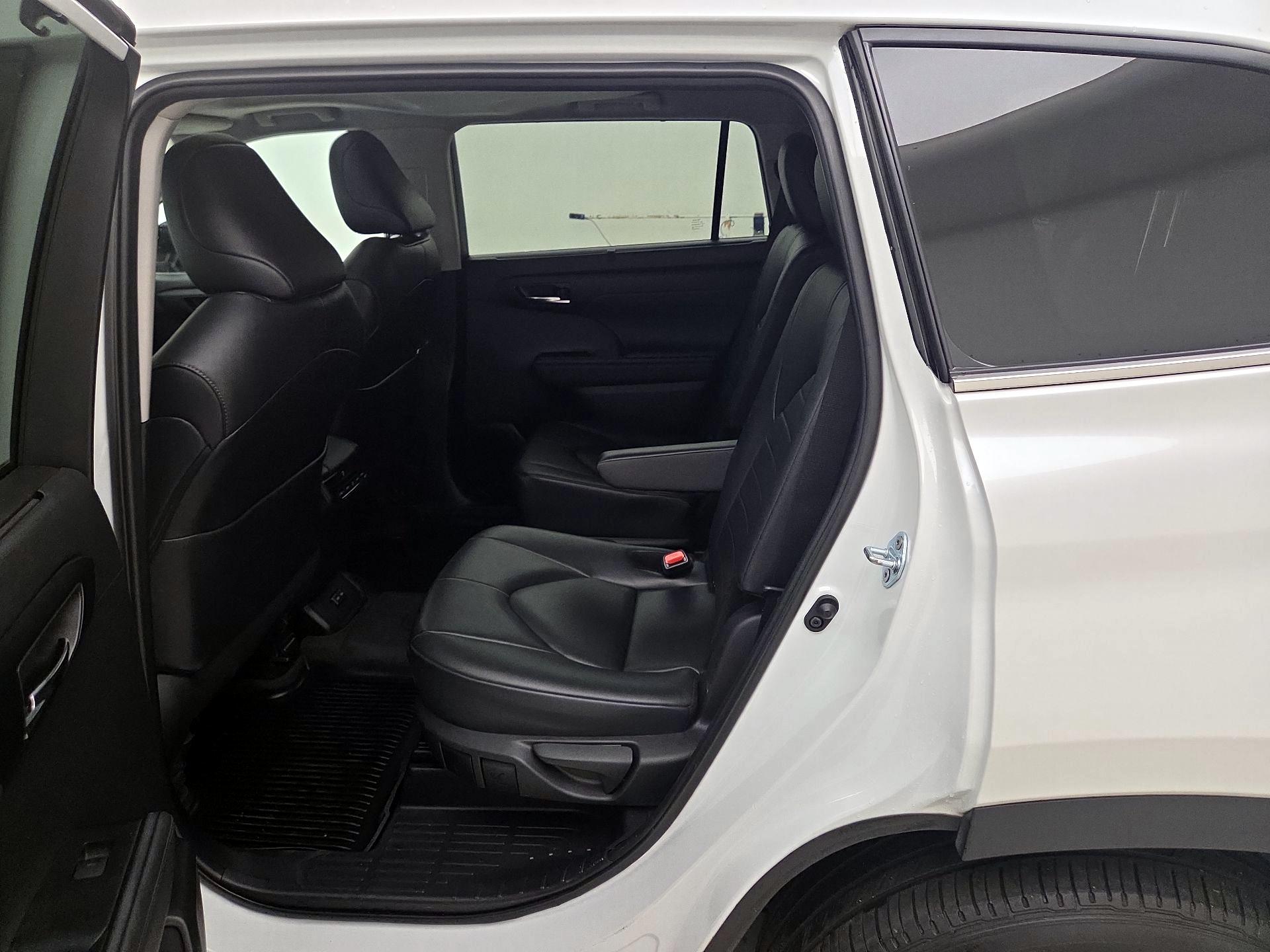 Thumbnail: 2024 Toyota Highlander - 20