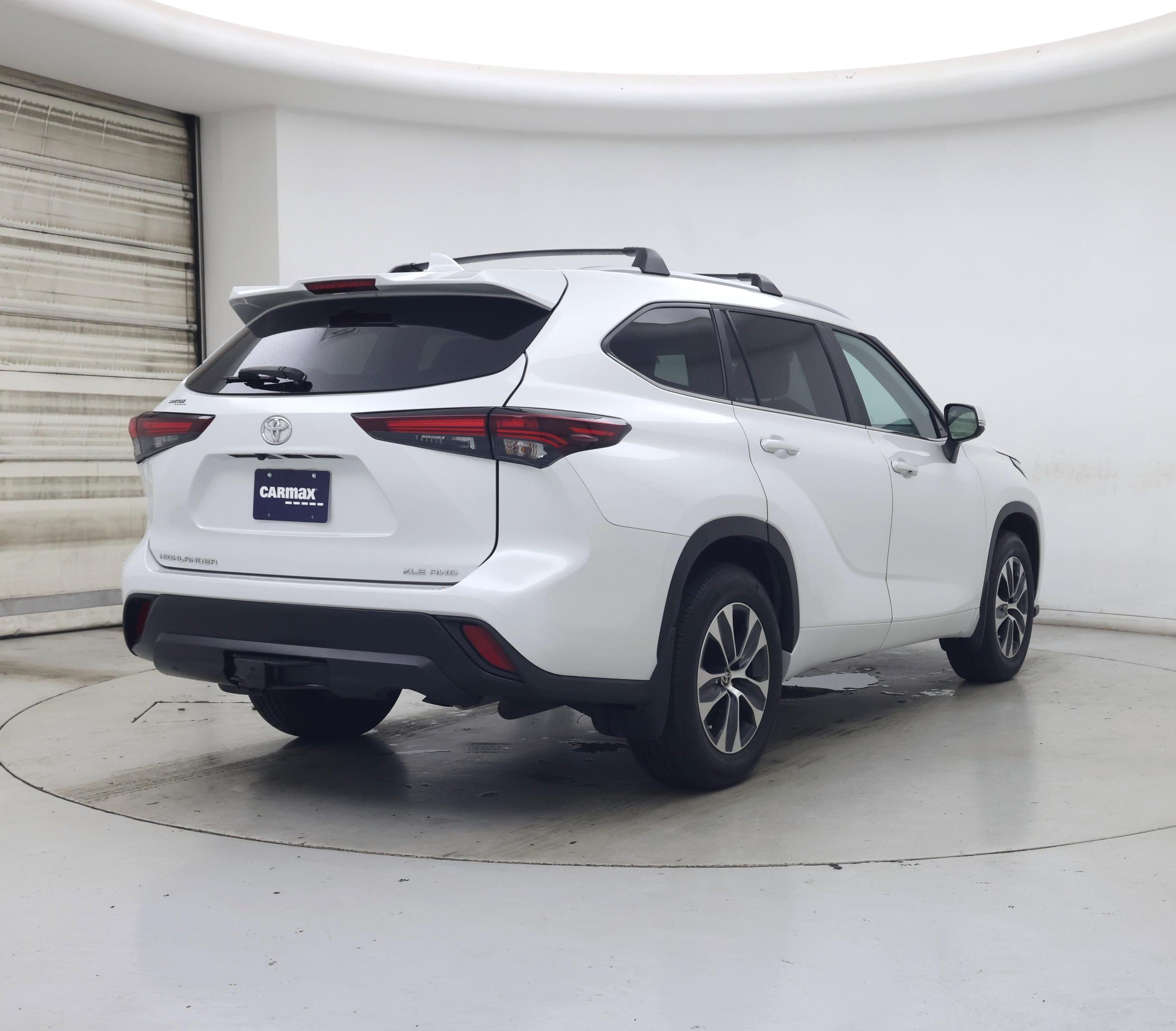 Thumbnail: 2024 Toyota Highlander - 8
