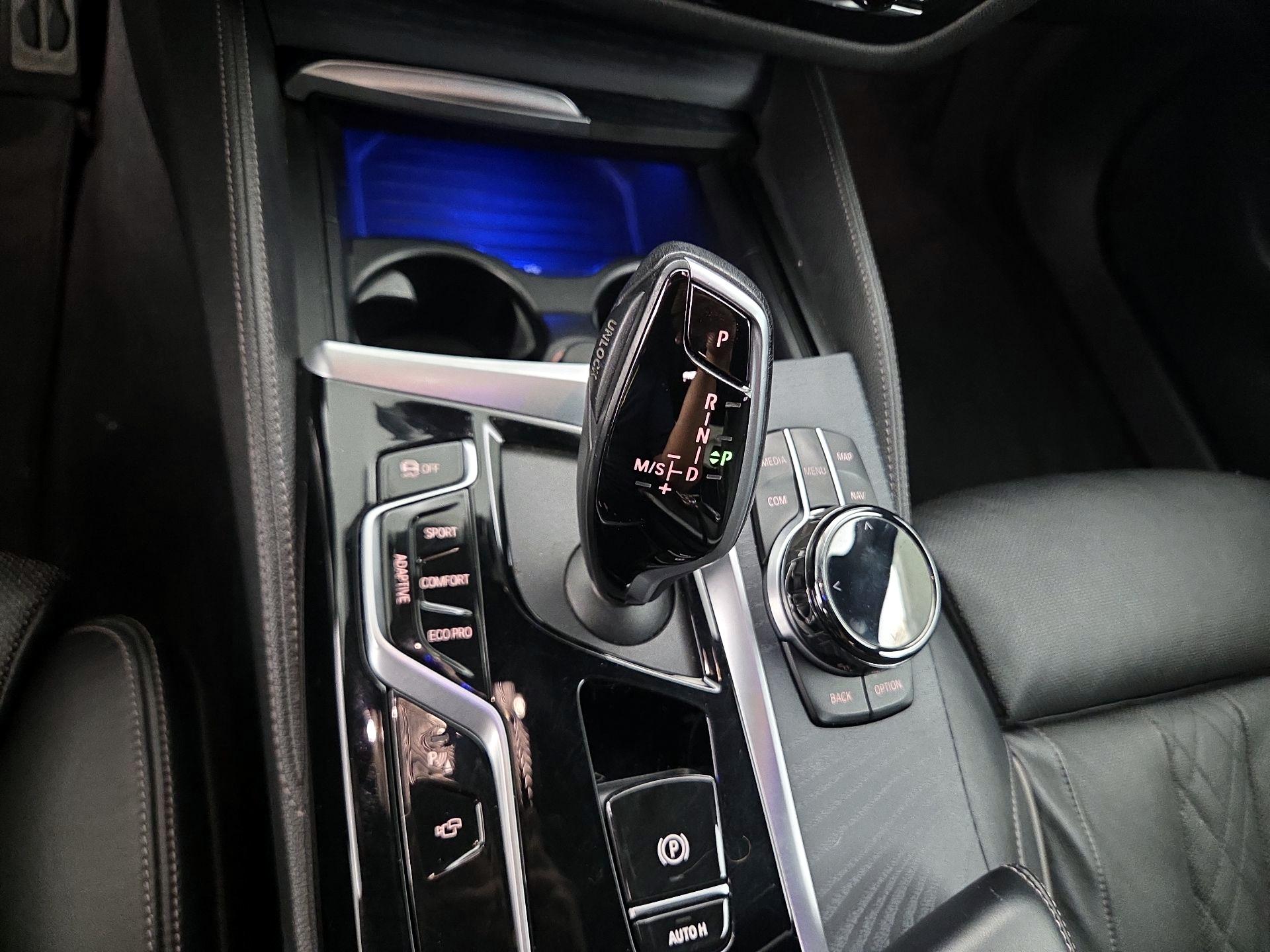 Thumbnail: 2022 BMW 5 Series - 18