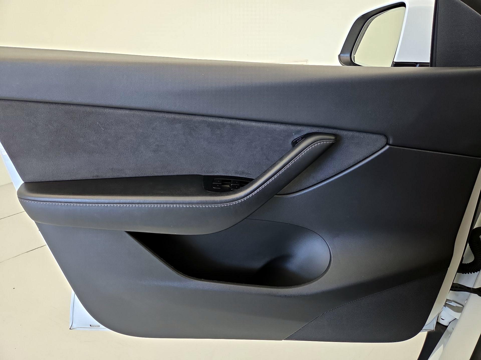 Thumbnail: 2021 Tesla Model Y - 12