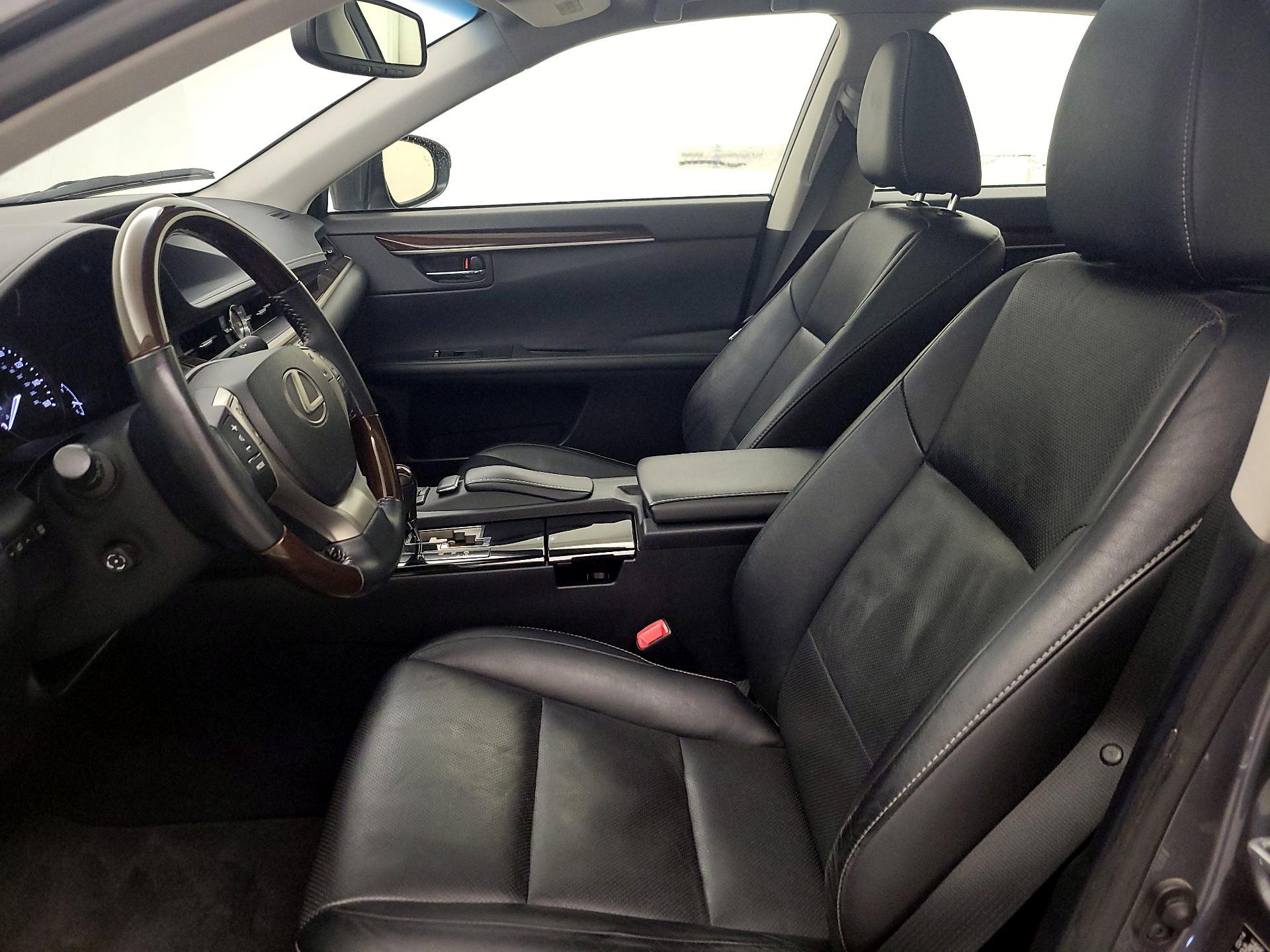 Thumbnail: 2014 Lexus ES - 11