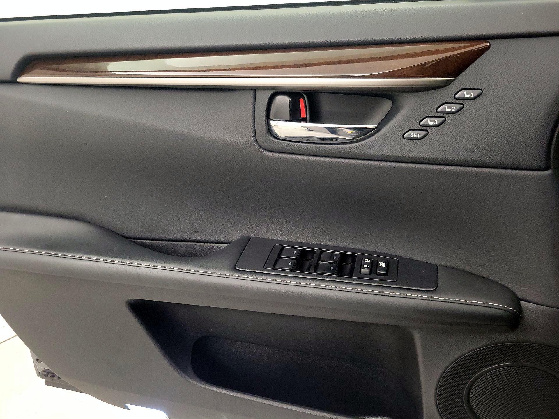 Thumbnail: 2014 Lexus ES - 12