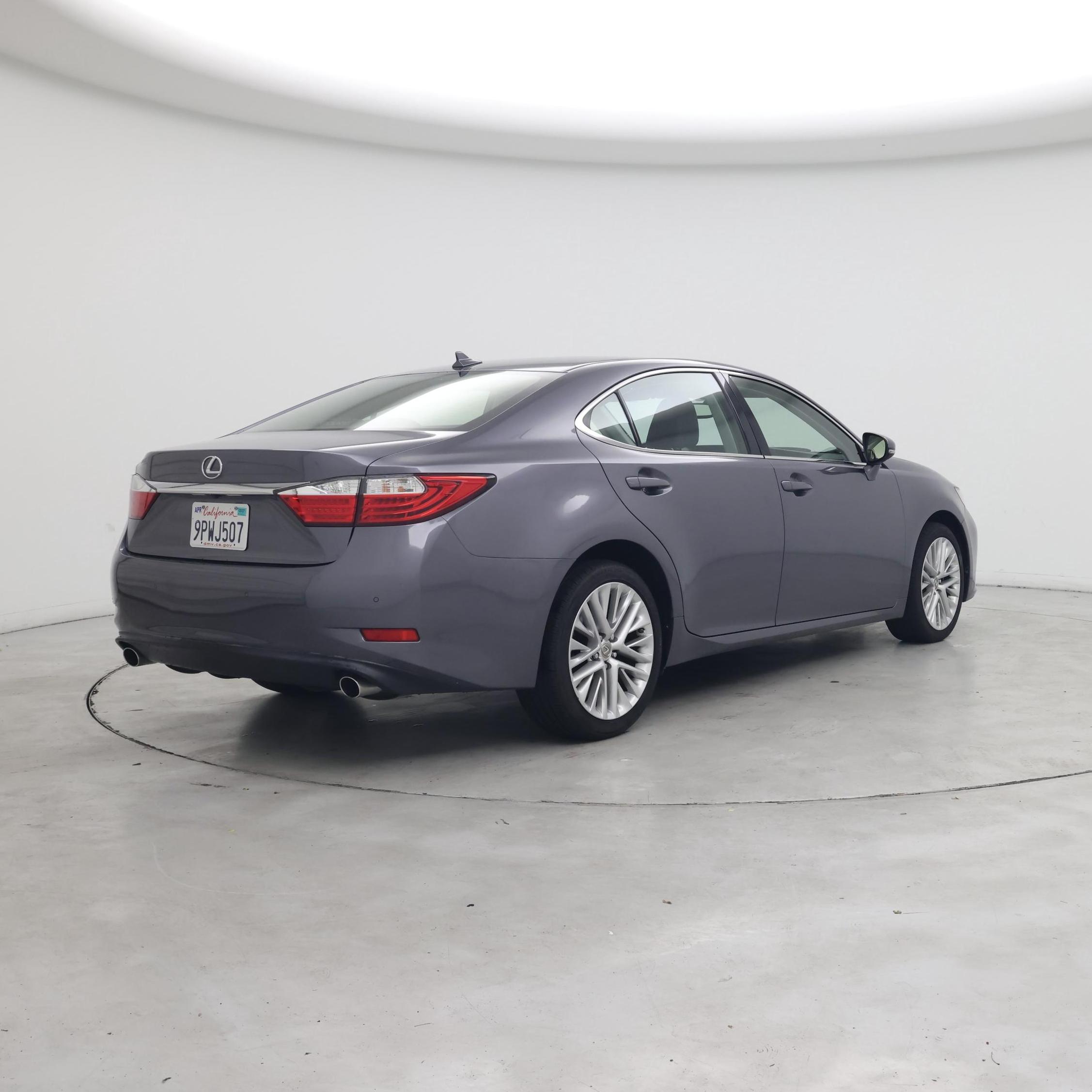 Thumbnail: 2014 Lexus ES - 8