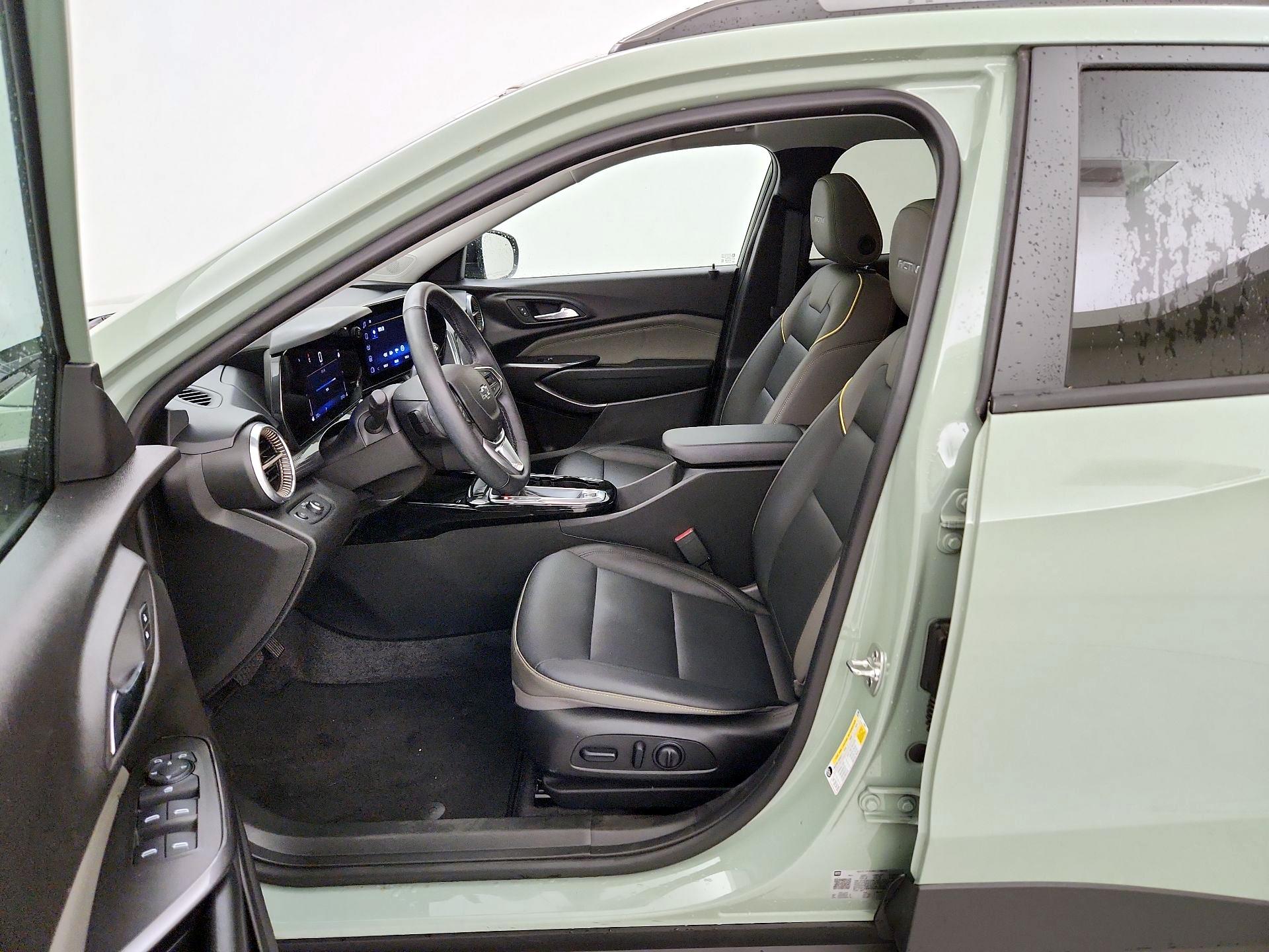 Thumbnail: 2025 Chevrolet Trax - 11