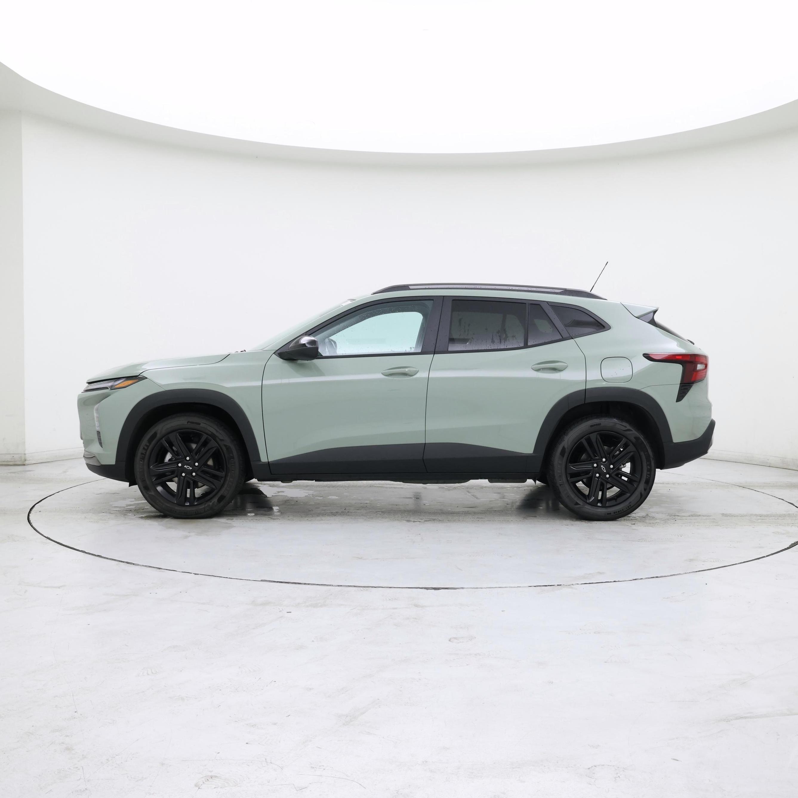 Thumbnail: 2025 Chevrolet Trax - 3