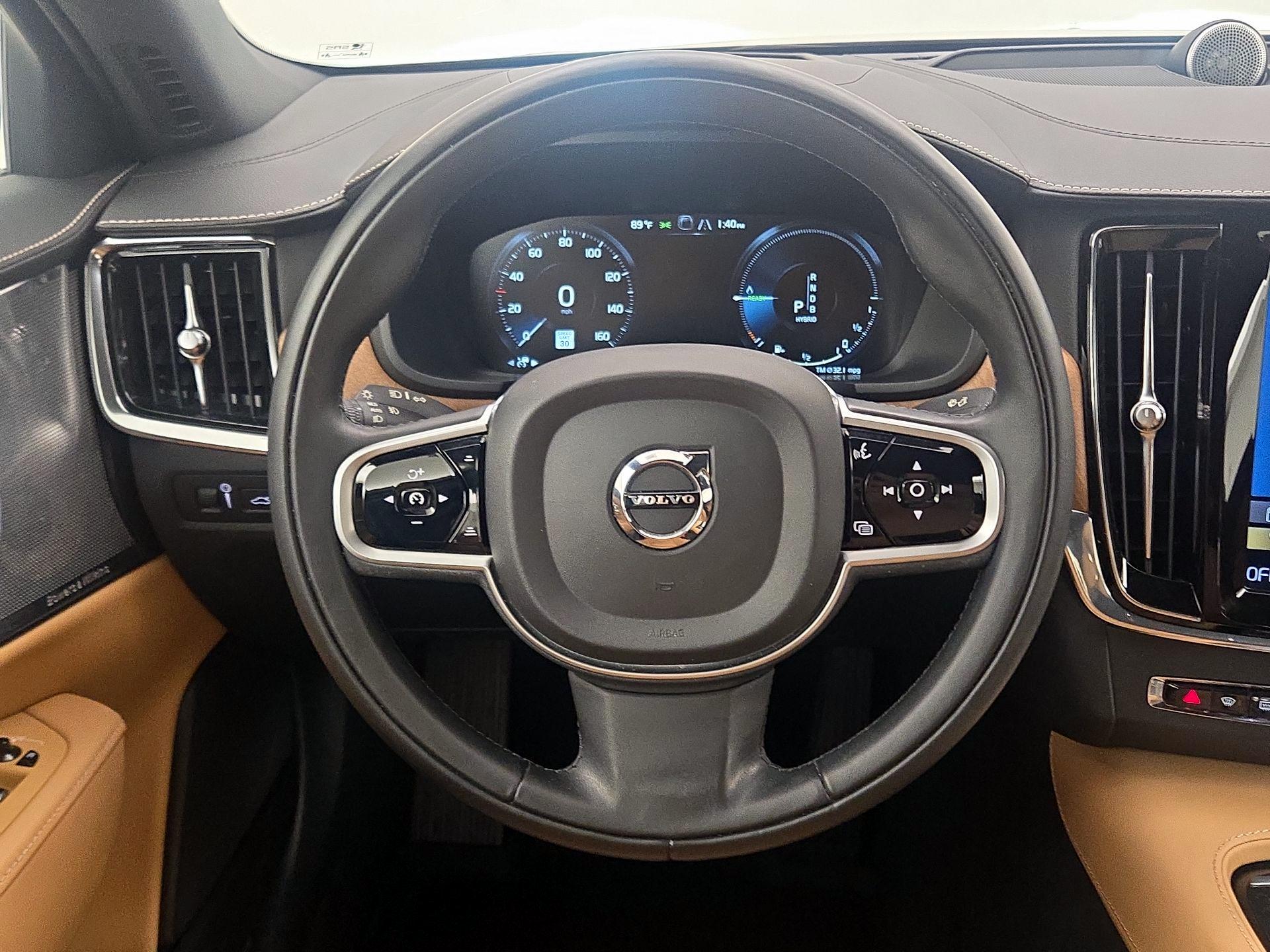 Thumbnail: 2019 Volvo S90 - 10
