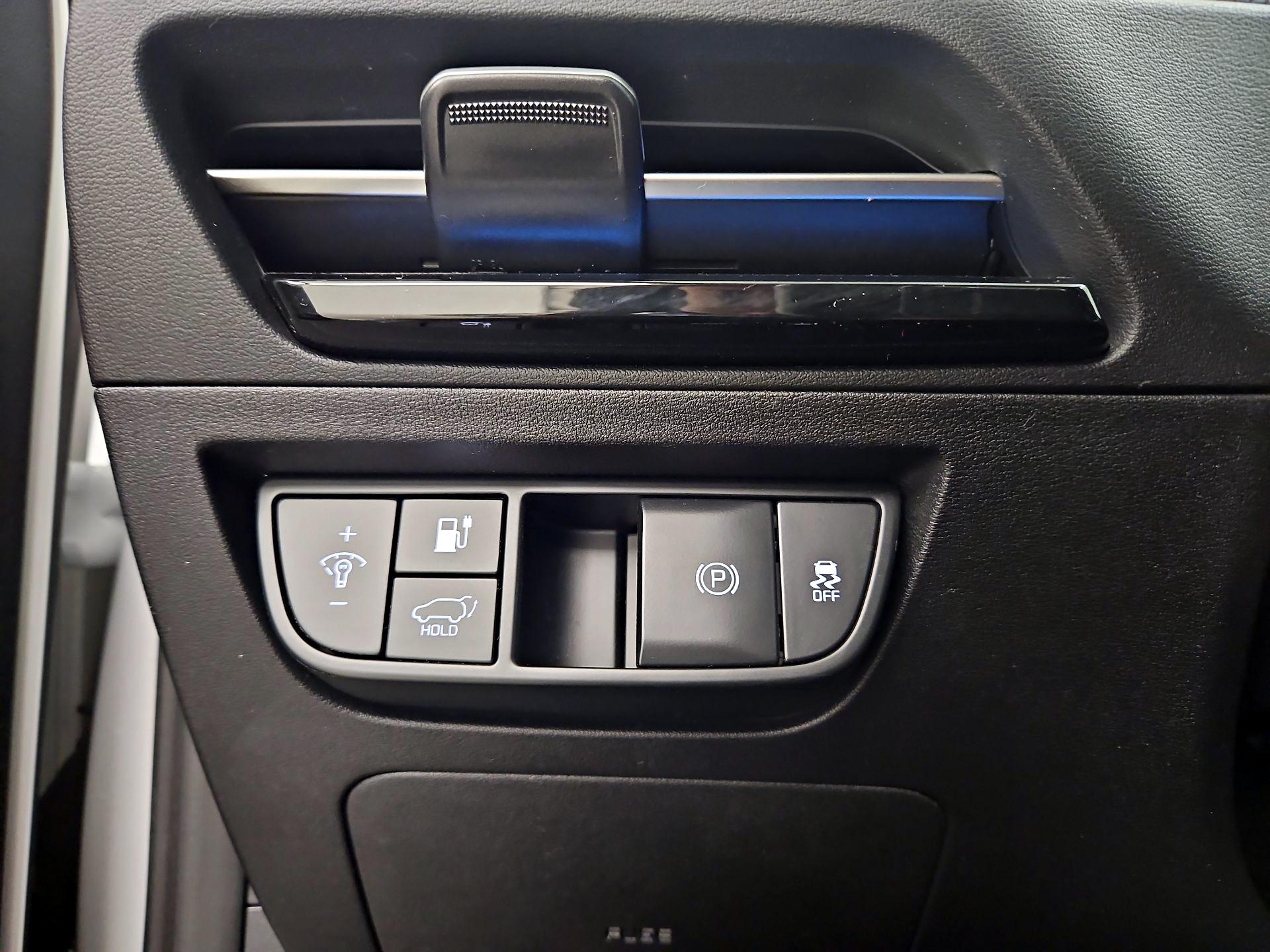 Thumbnail: 2023 Kia EV6 - 13