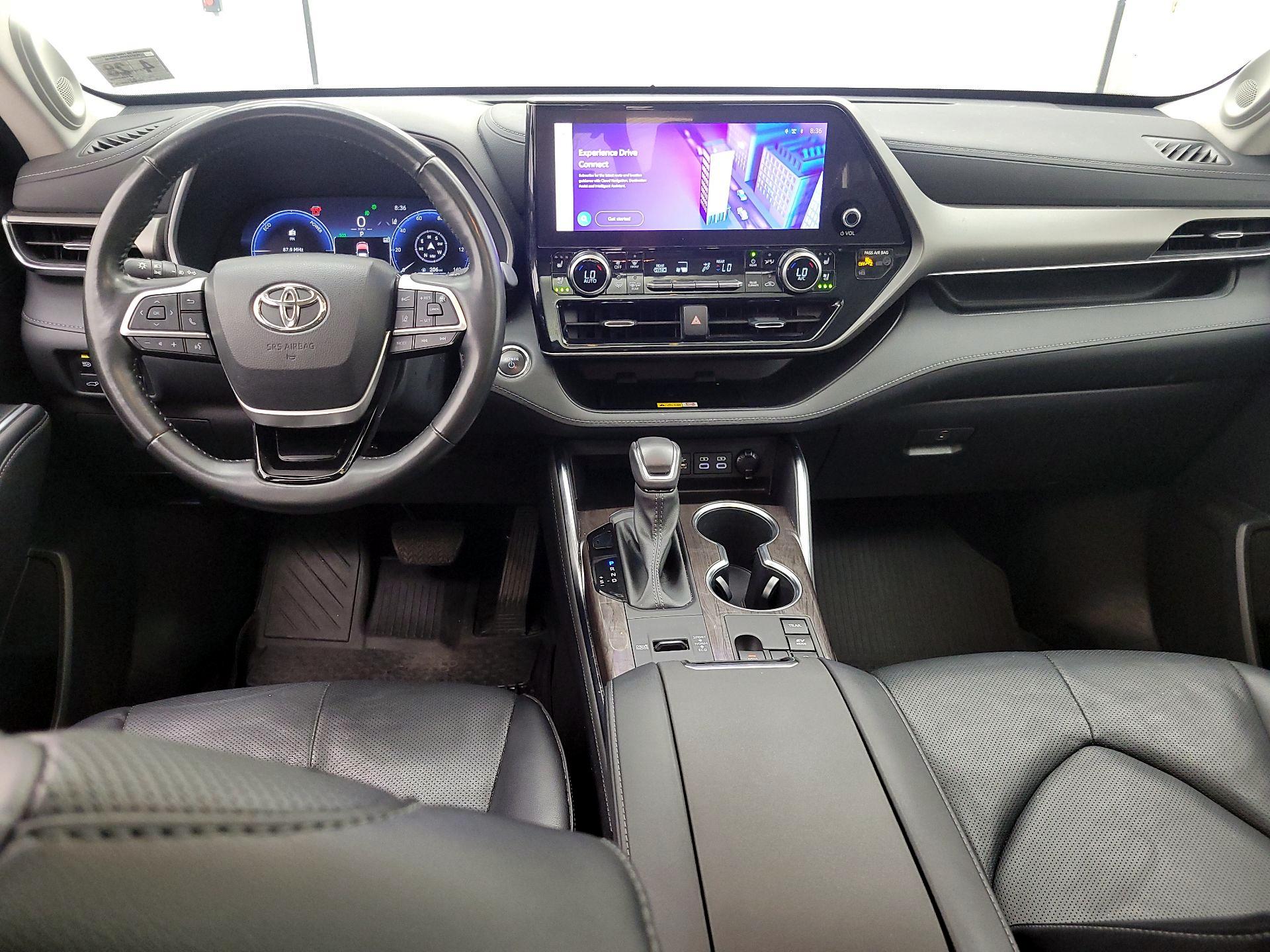 Thumbnail: 2023 Toyota Highlander - 9