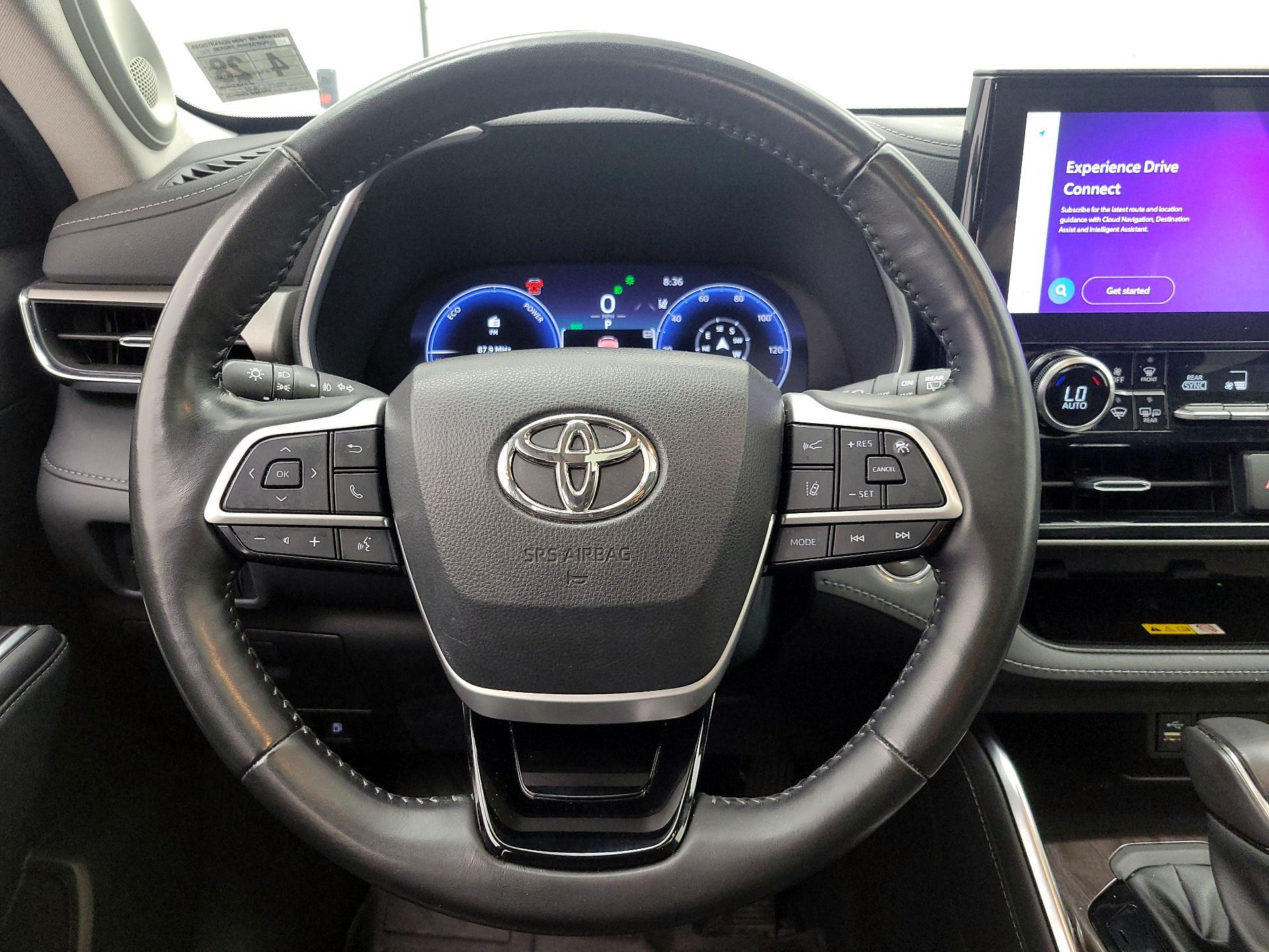 Thumbnail: 2023 Toyota Highlander - 10