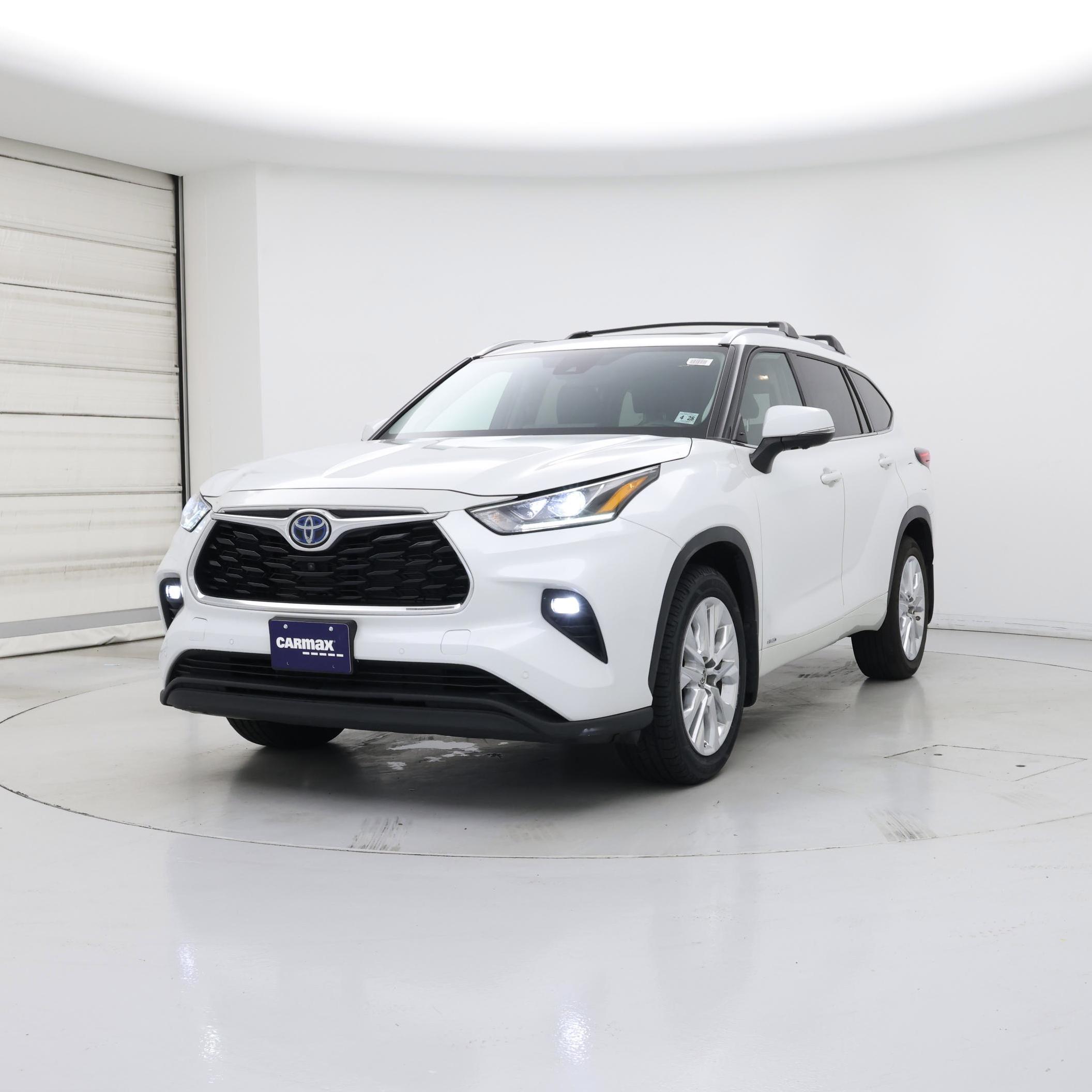 Thumbnail: 2023 Toyota Highlander - 4