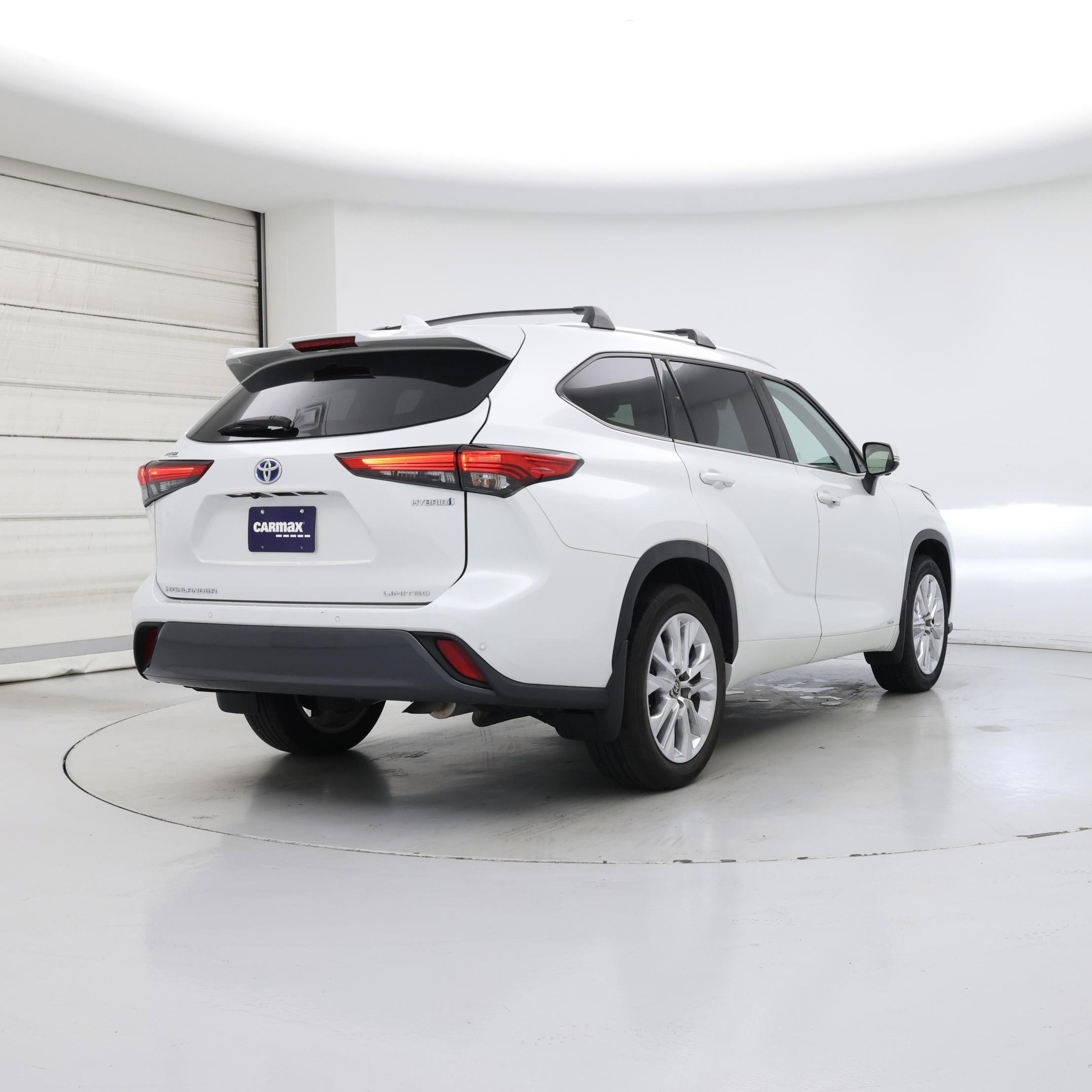 Thumbnail: 2023 Toyota Highlander - 8