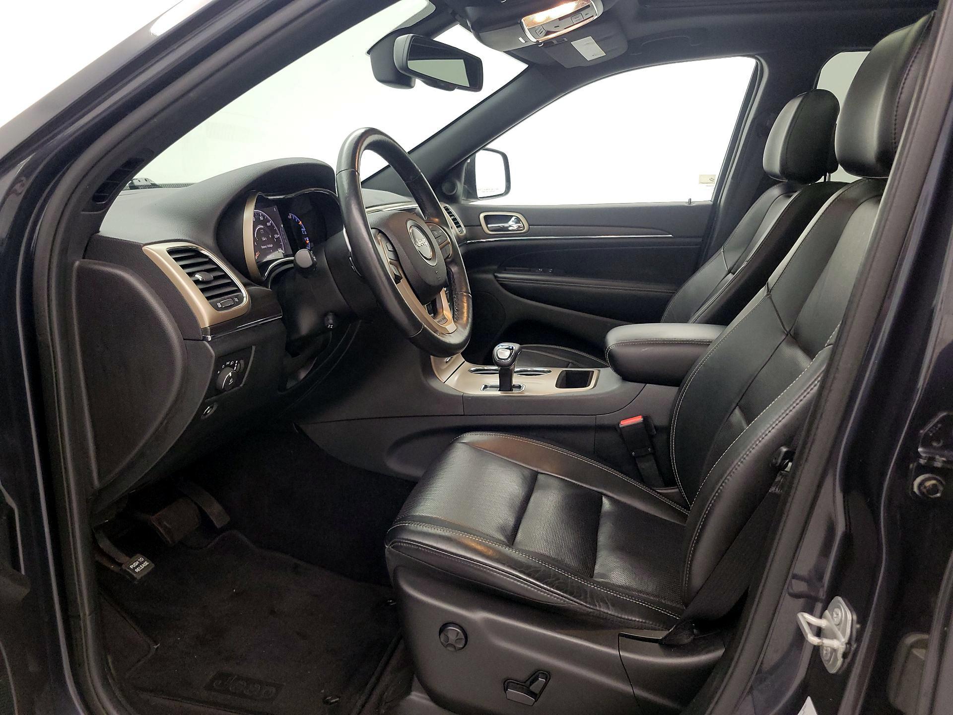 Thumbnail: 2015 Jeep Grand Cherokee - 11