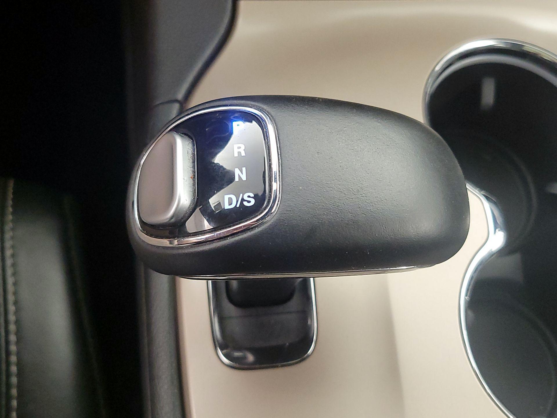 Thumbnail: 2015 Jeep Grand Cherokee - 17