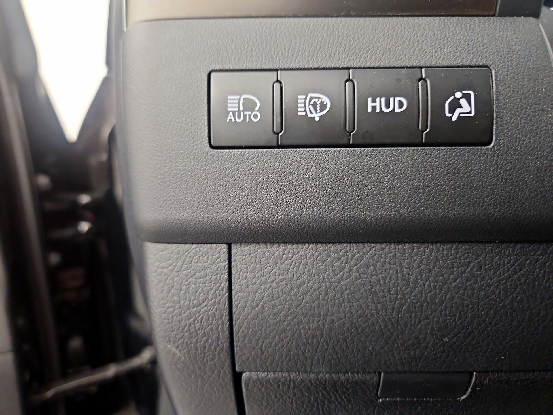 Thumbnail: 2021 Lexus LX - 11