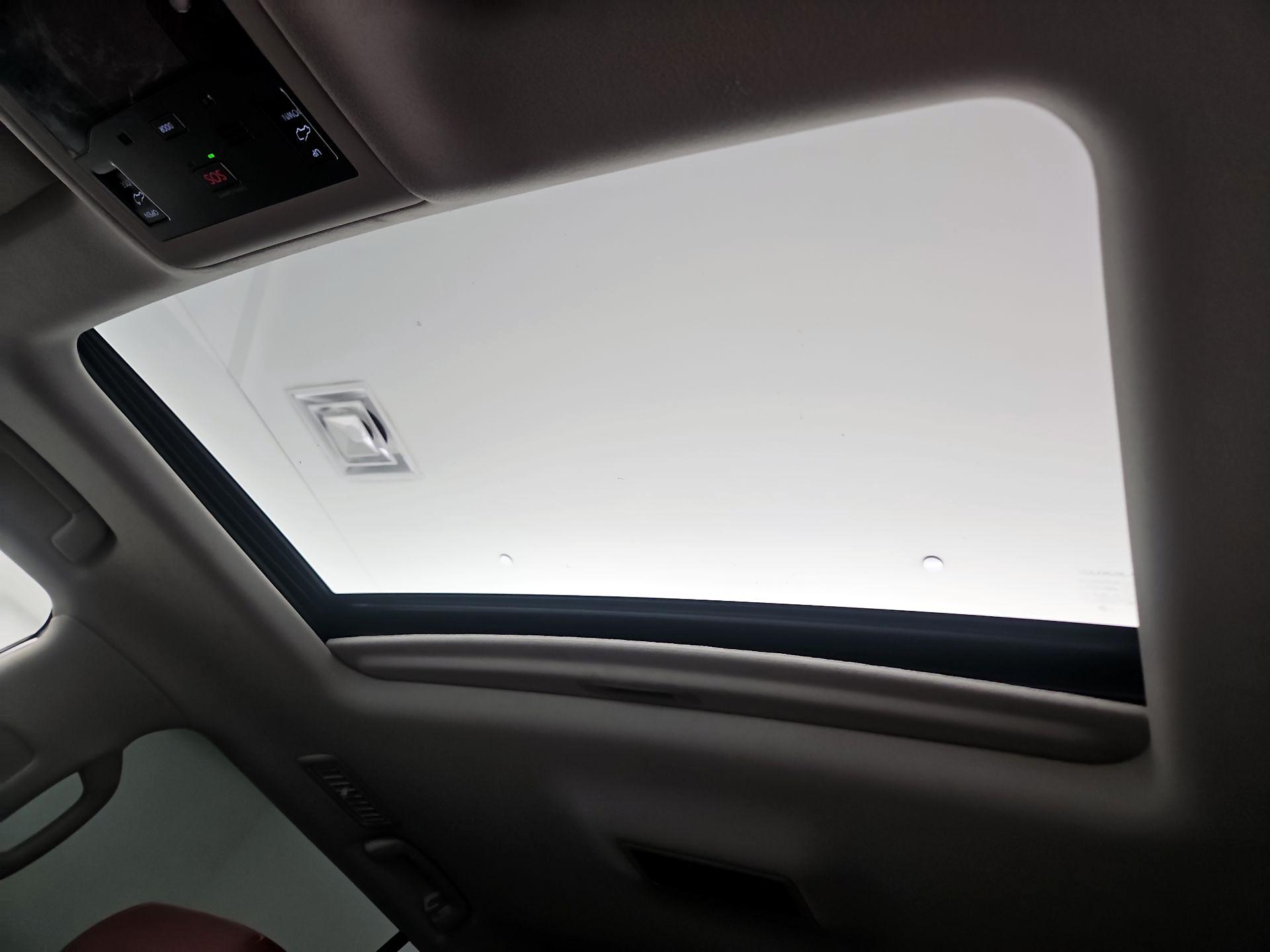 Thumbnail: 2021 Lexus LX - 17