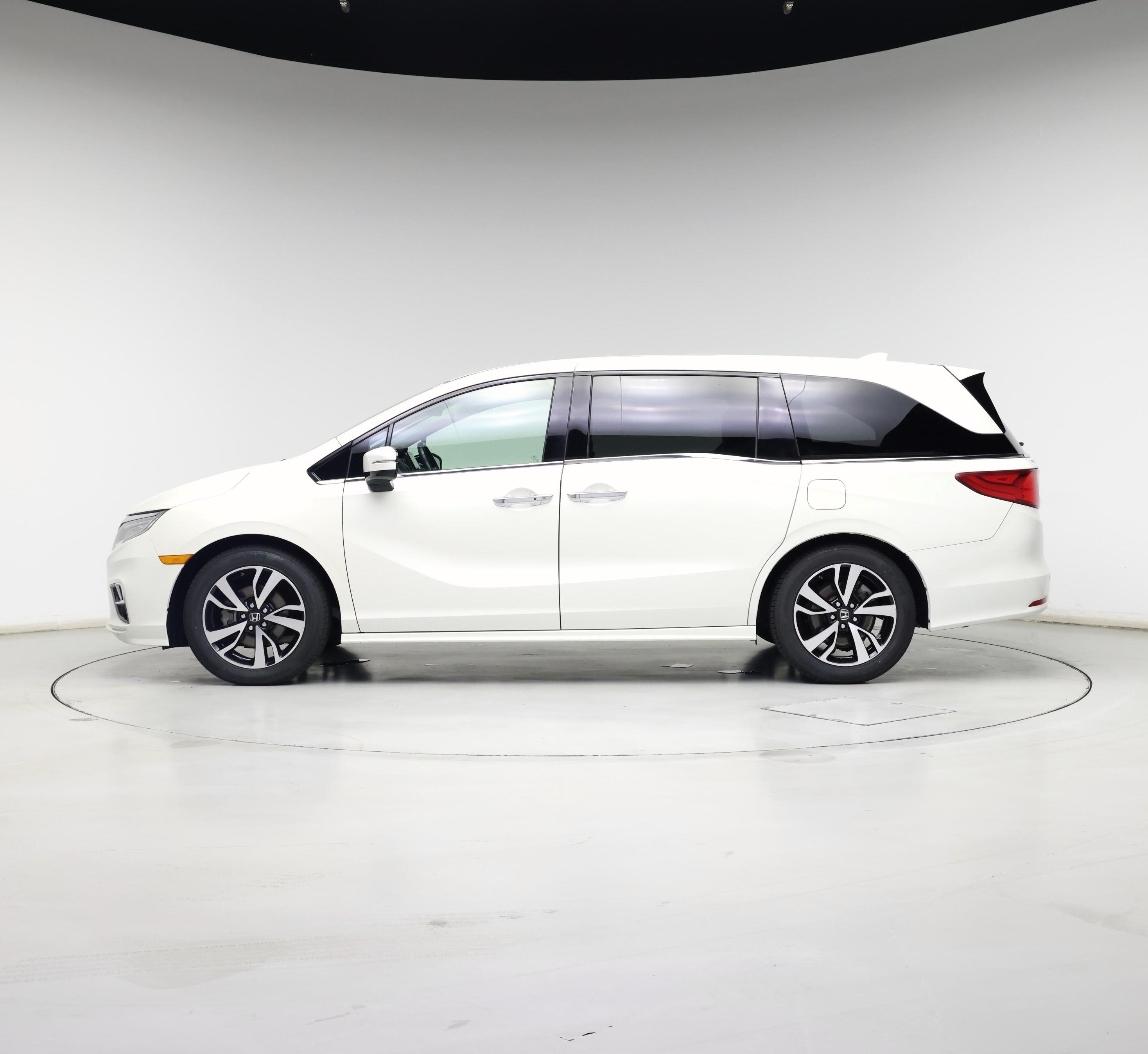 Thumbnail: 2018 Honda Odyssey - 3