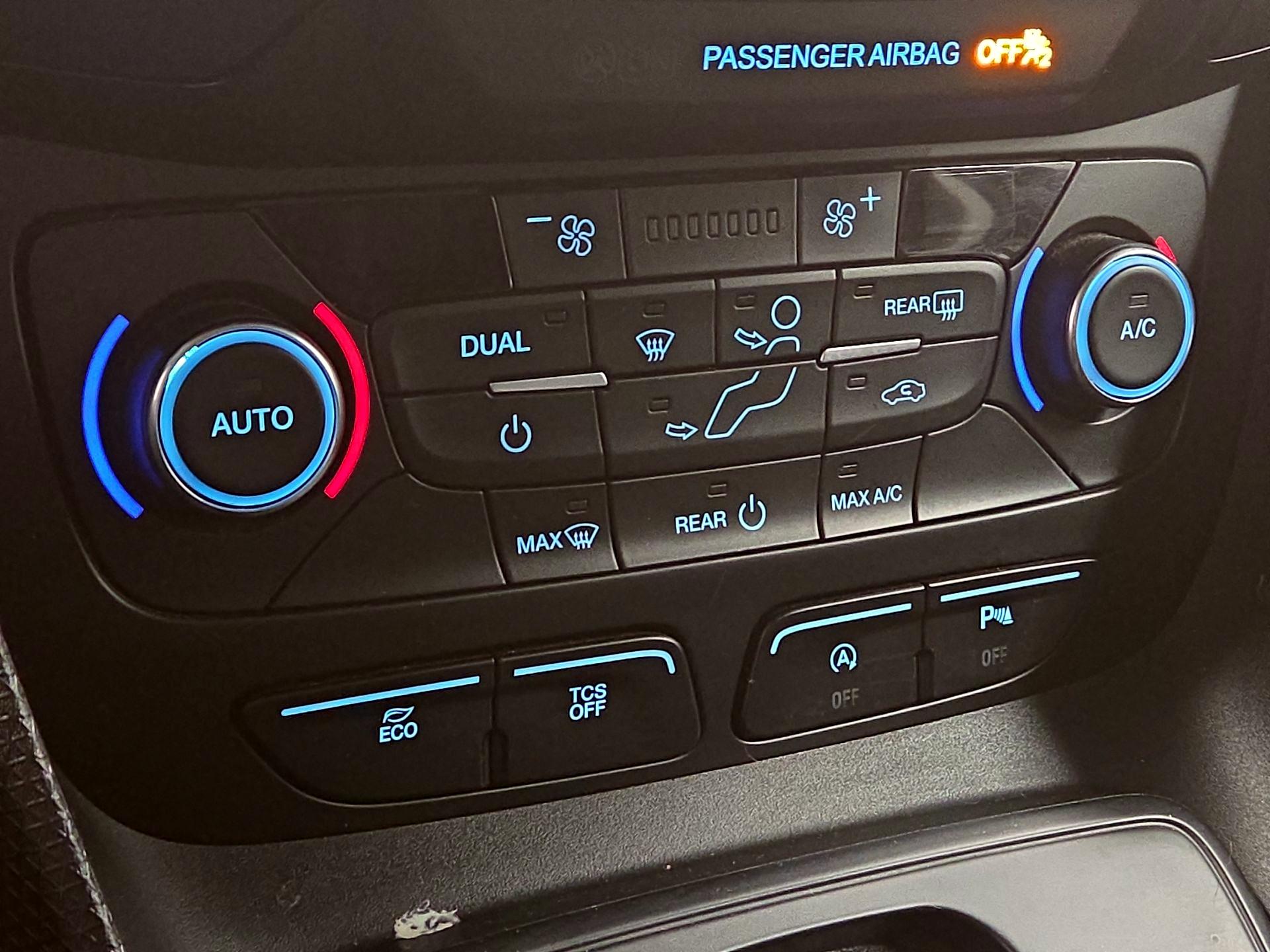 Thumbnail: 2019 Ford Transit Series - 17