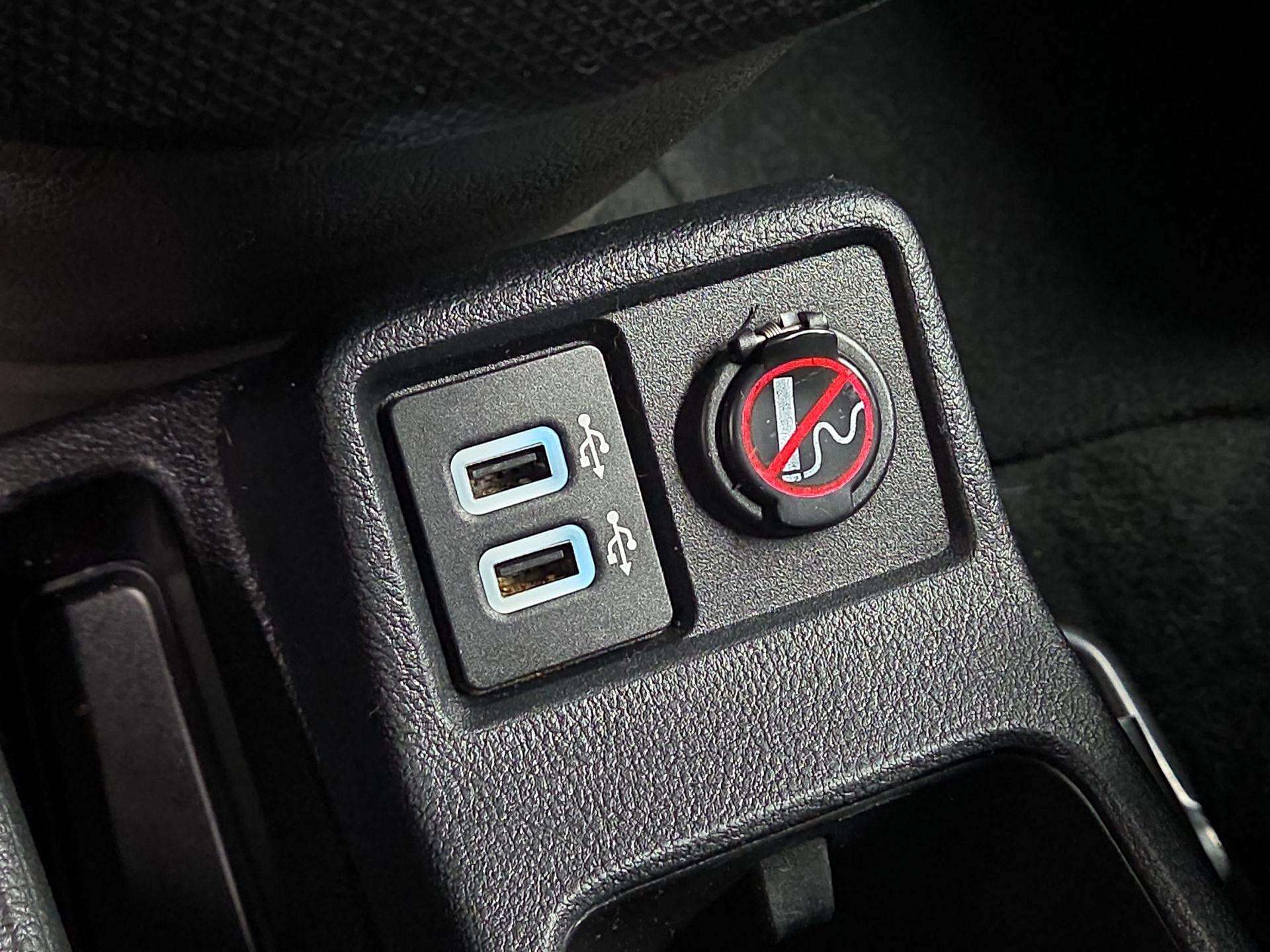 Thumbnail: 2019 Ford Transit Series - 19