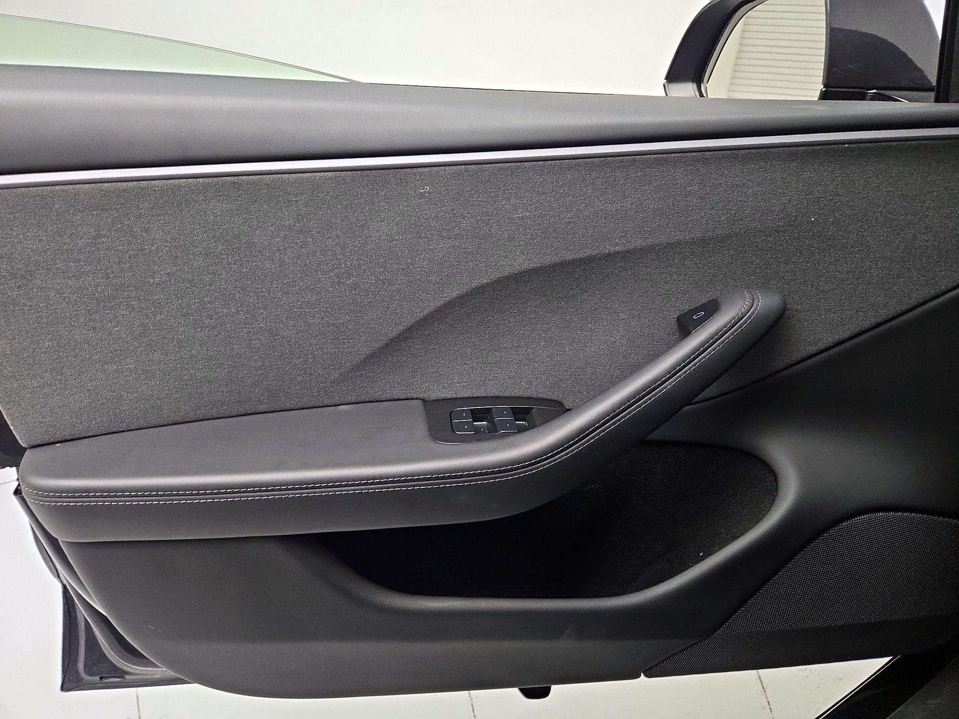 Thumbnail: 2025 Tesla Model 3 - 12