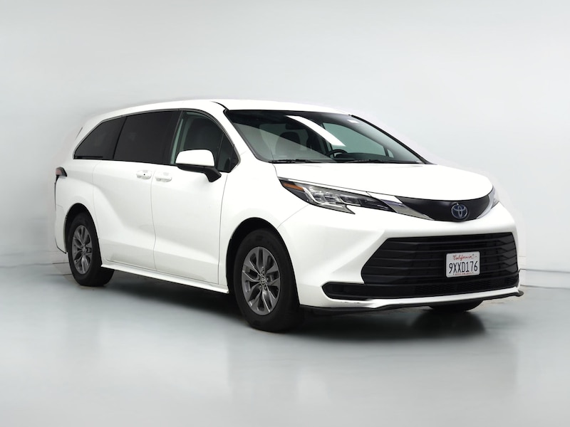 2023 Toyota Sienna LE