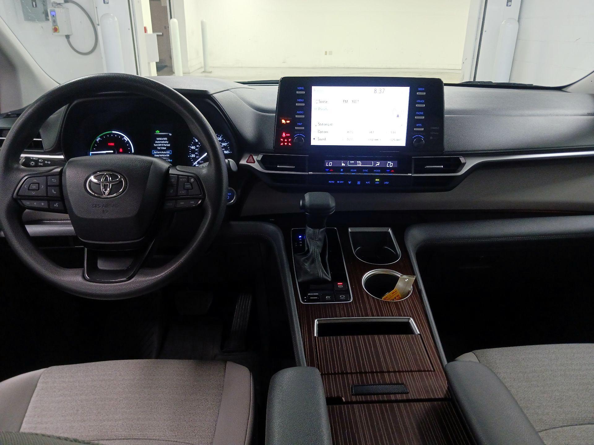 Thumbnail: 2023 Toyota Sienna - 9