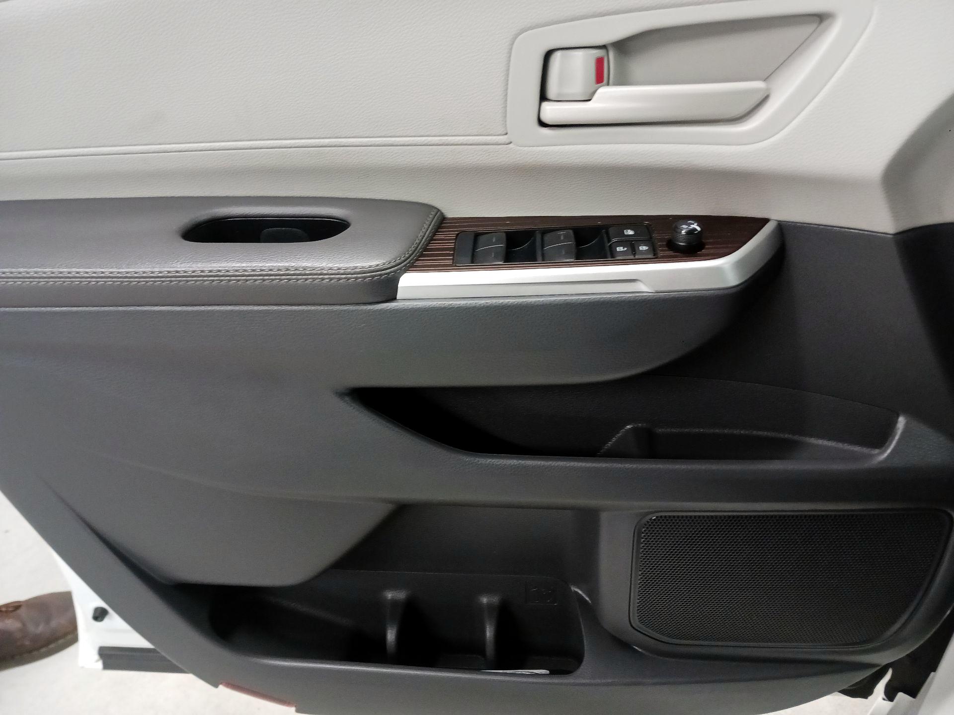 Thumbnail: 2023 Toyota Sienna - 12