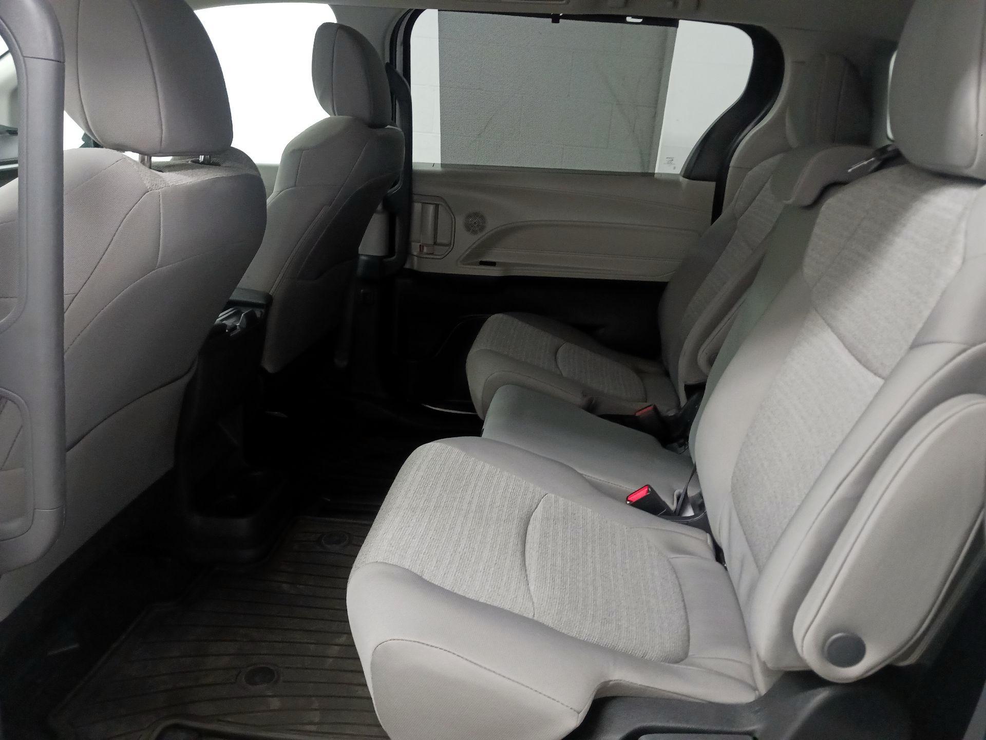 Thumbnail: 2023 Toyota Sienna - 17