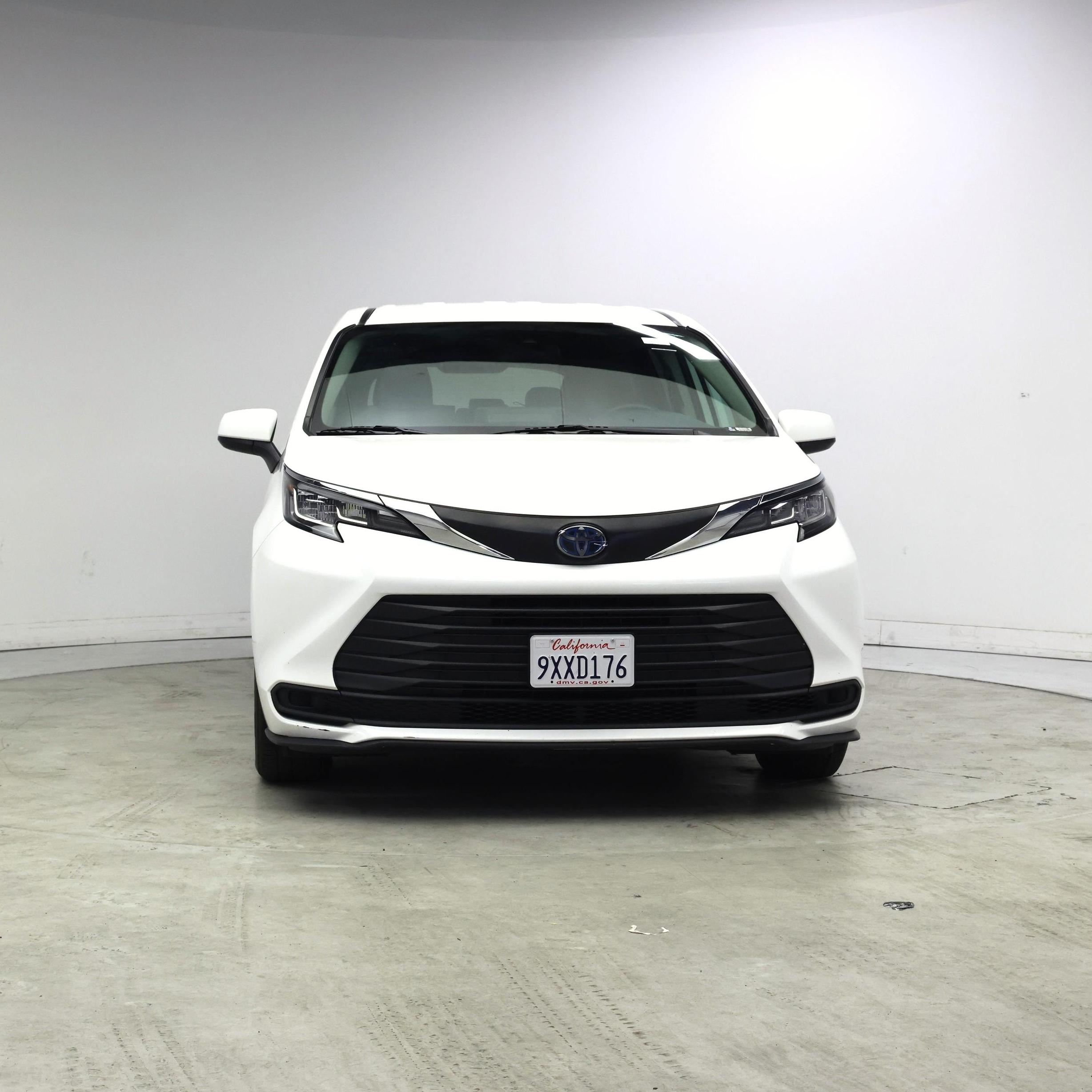 Thumbnail: 2023 Toyota Sienna - 5