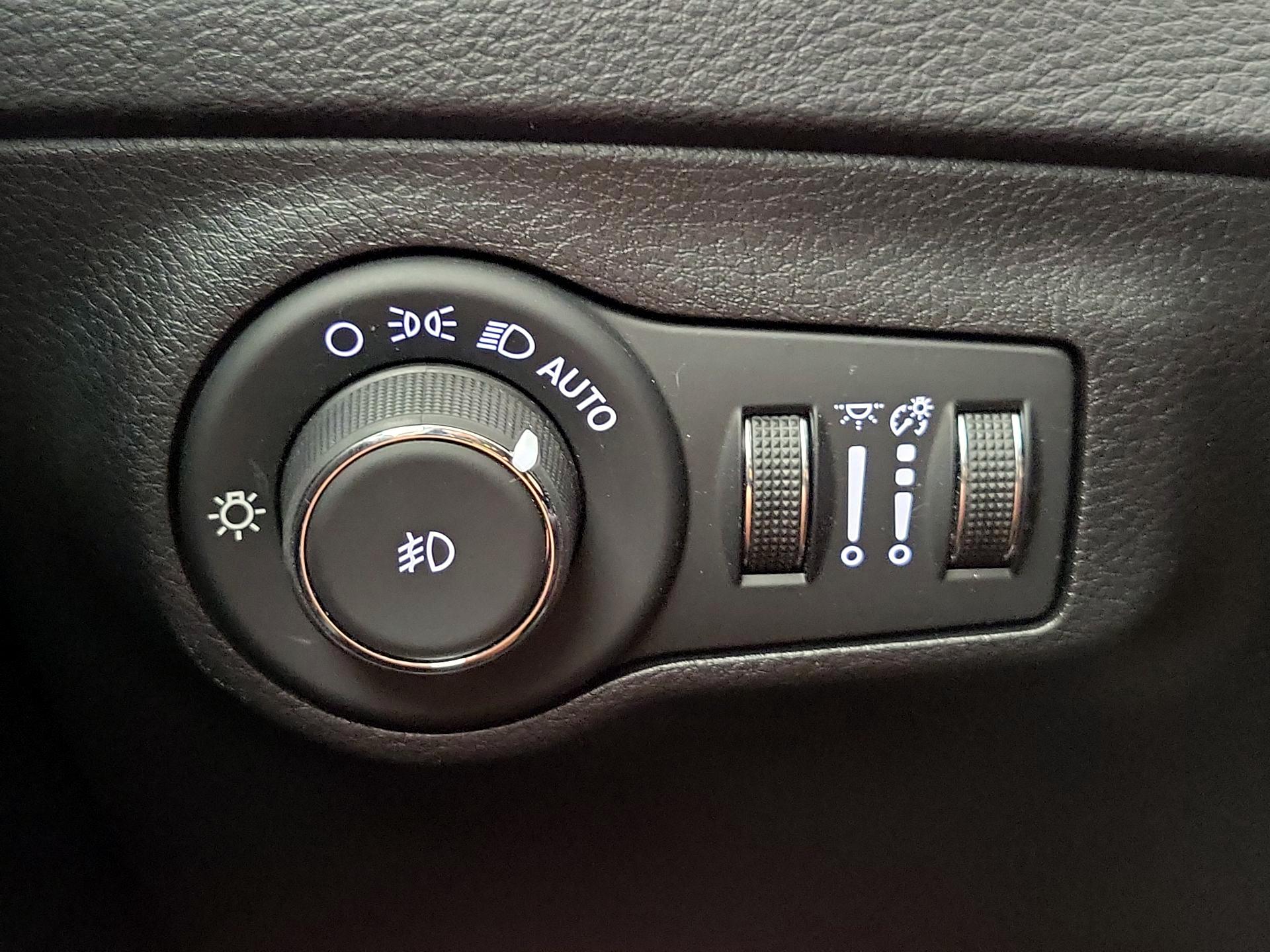 Thumbnail: 2019 Jeep Compass - 13