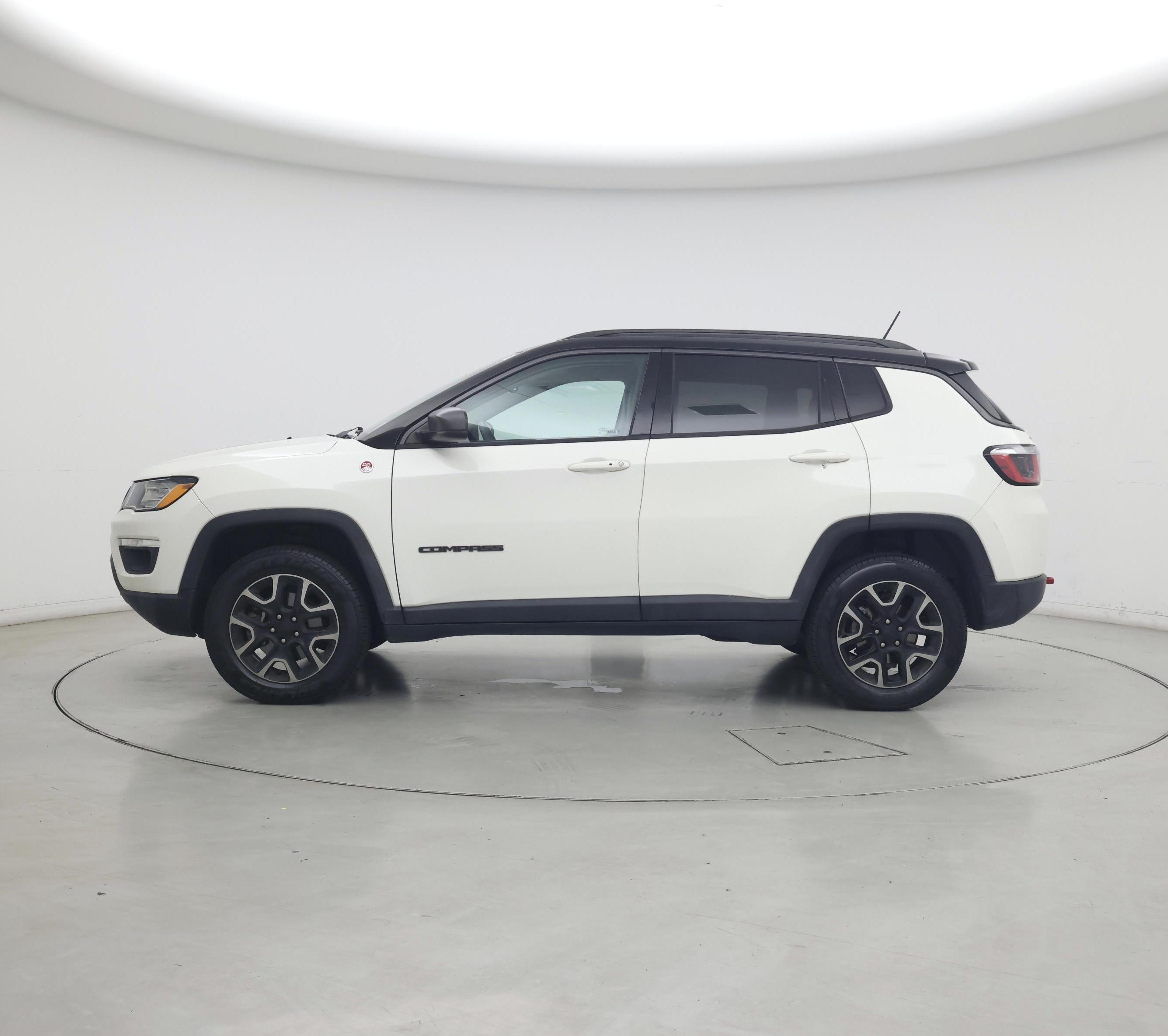Thumbnail: 2019 Jeep Compass - 3