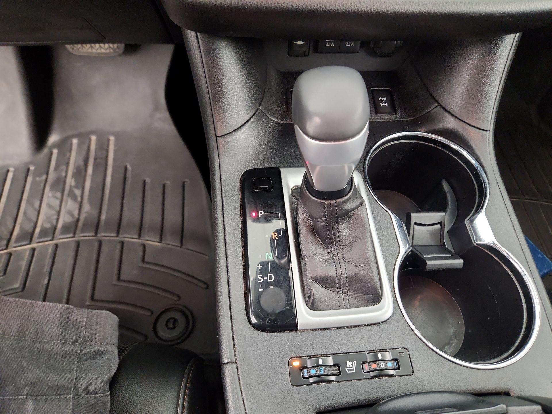 Thumbnail: 2017 Toyota Highlander - 16