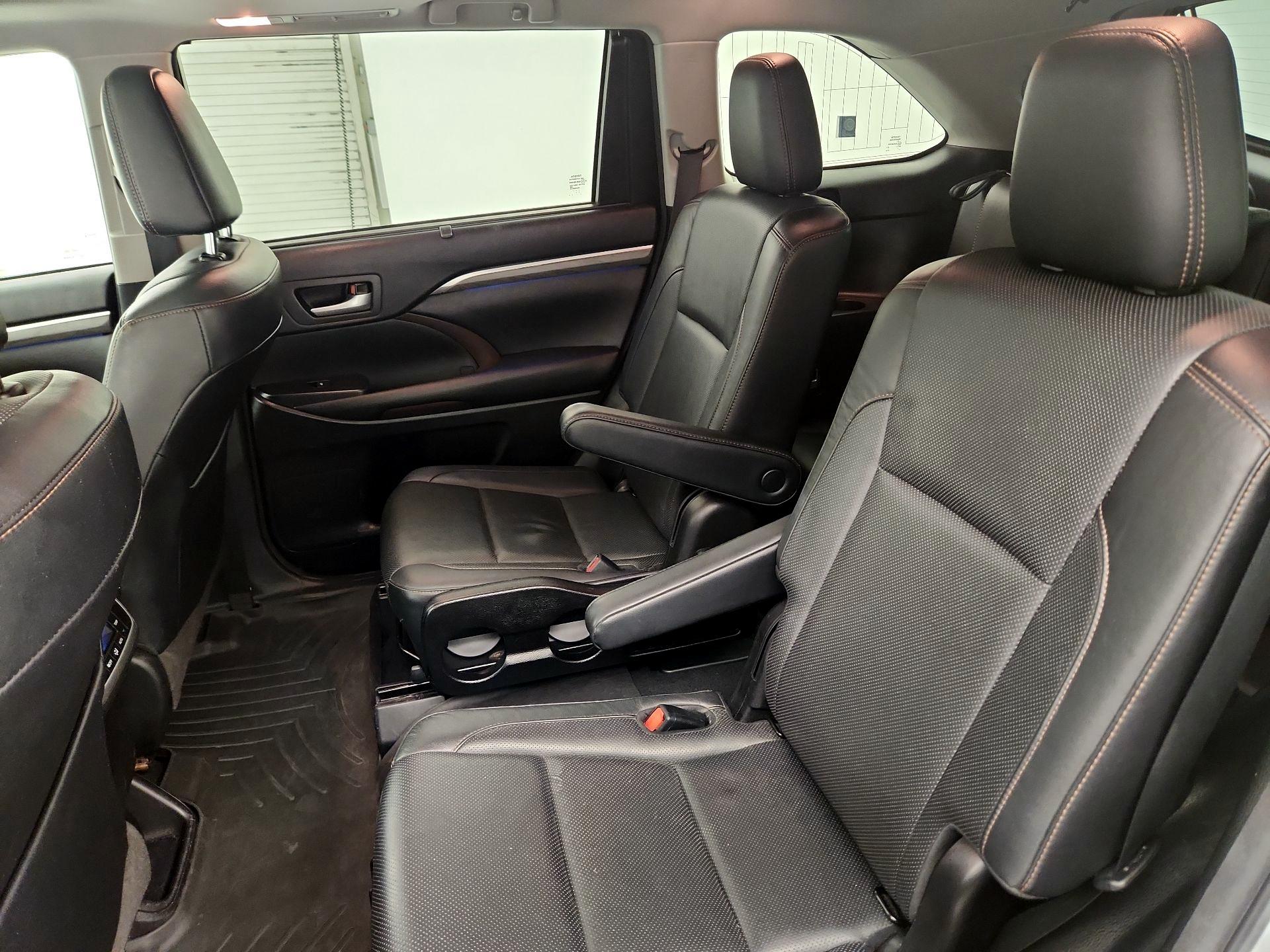 Thumbnail: 2017 Toyota Highlander - 19