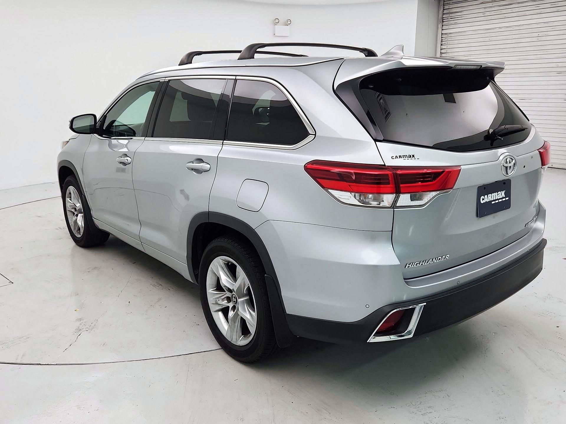 Thumbnail: 2017 Toyota Highlander - 7