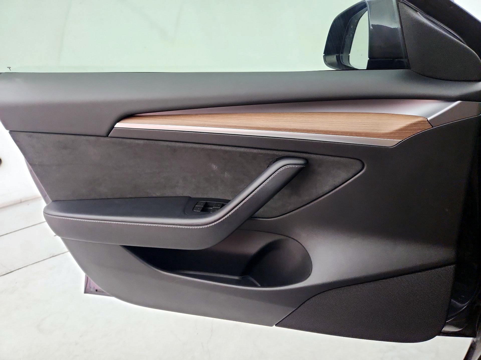 Thumbnail: 2023 Tesla Model 3 - 12