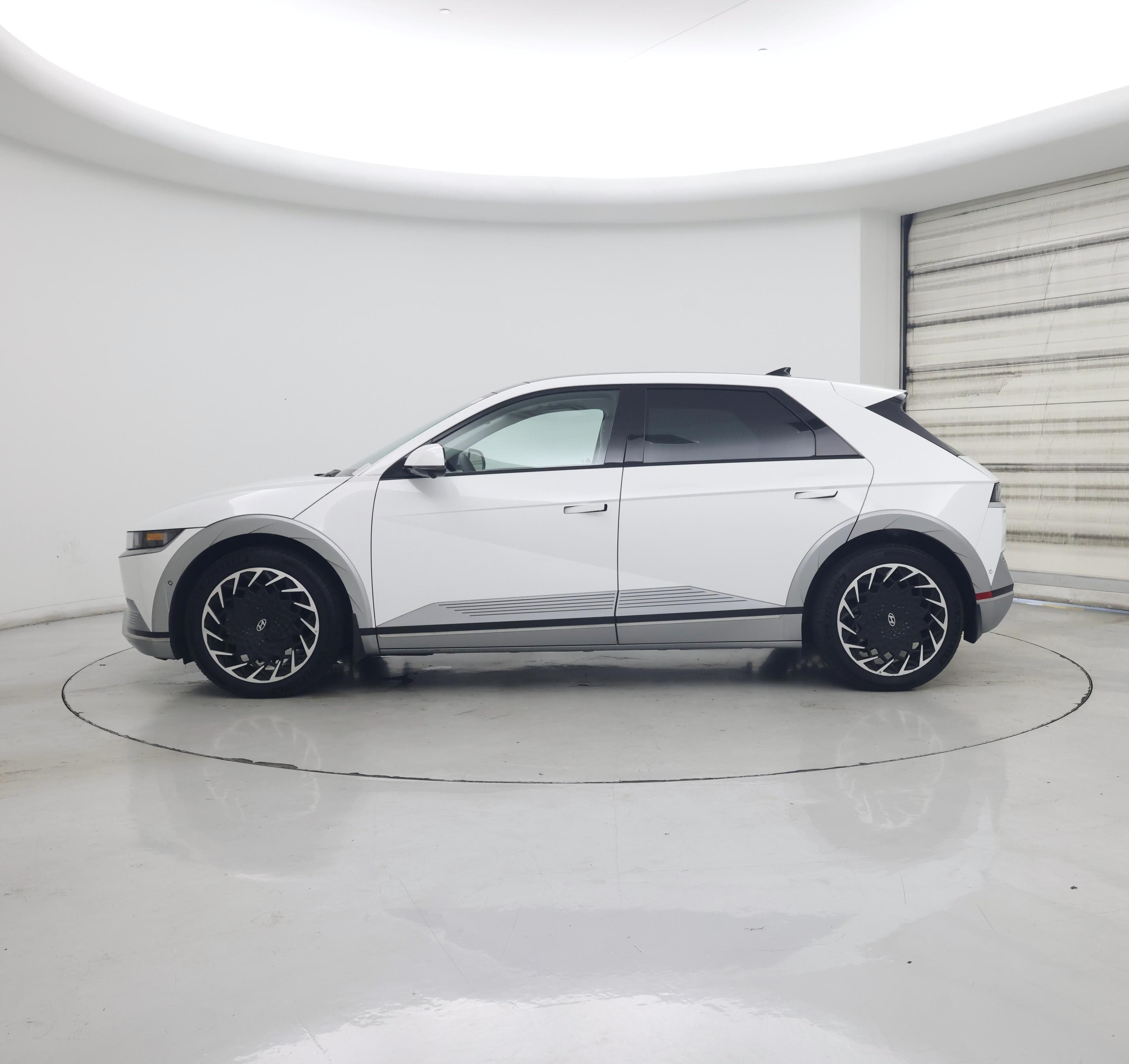 Thumbnail: 2023 Hyundai Ioniq 5 - 3