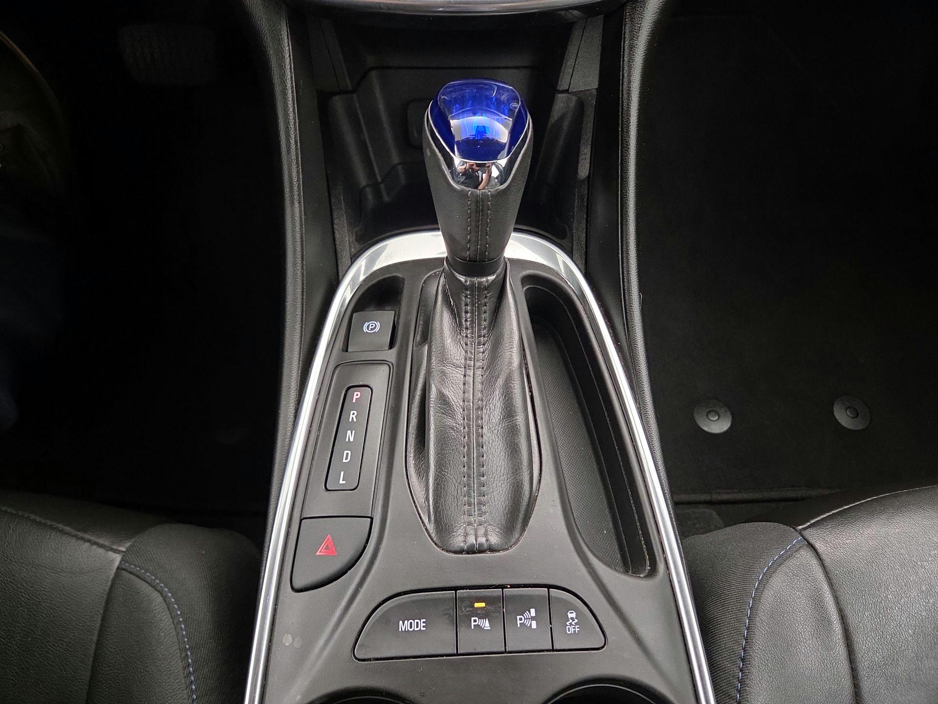 Thumbnail: 2017 Chevrolet Volt - 17
