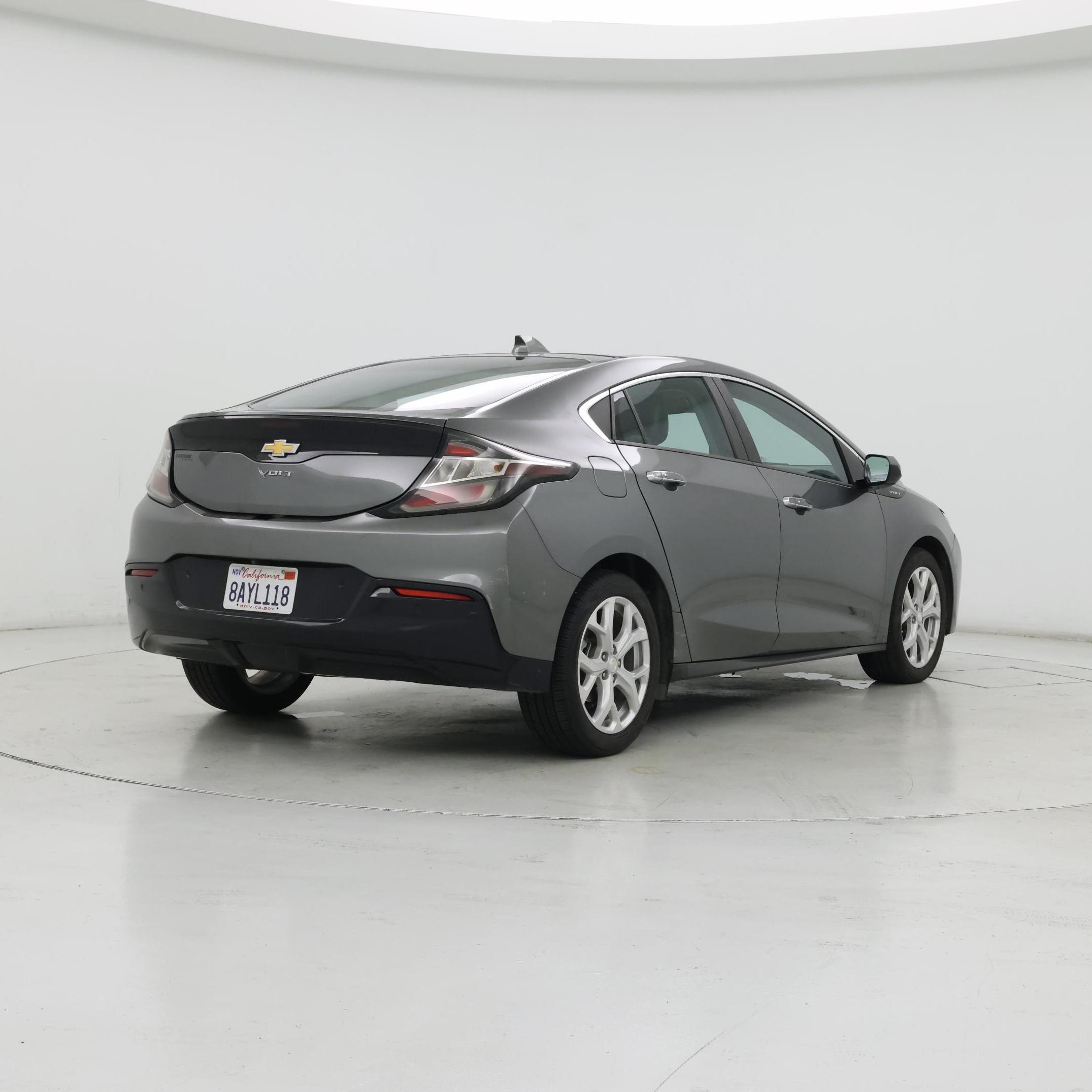 Thumbnail: 2017 Chevrolet Volt - 8