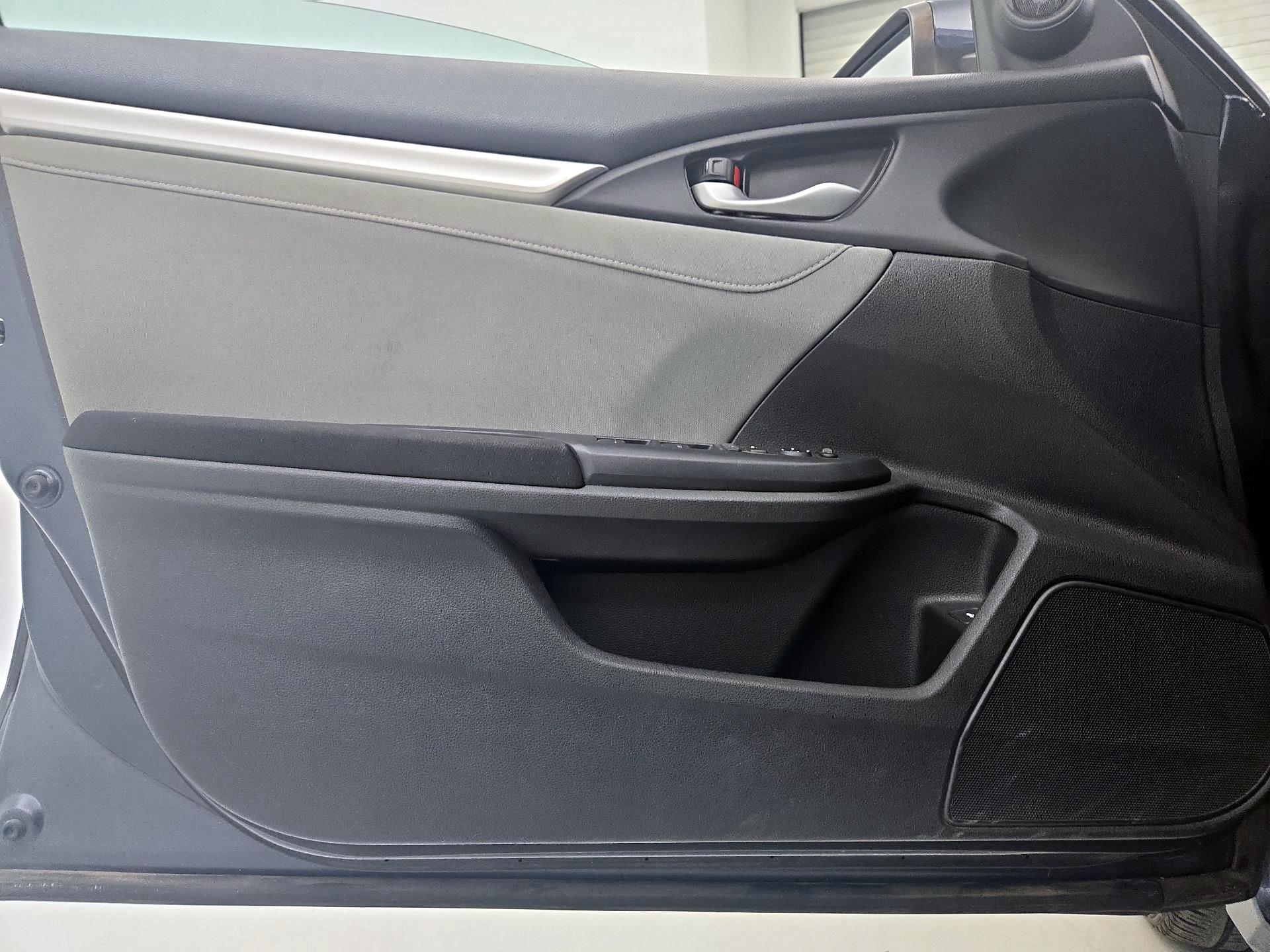 Thumbnail: 2016 Honda Civic - 12