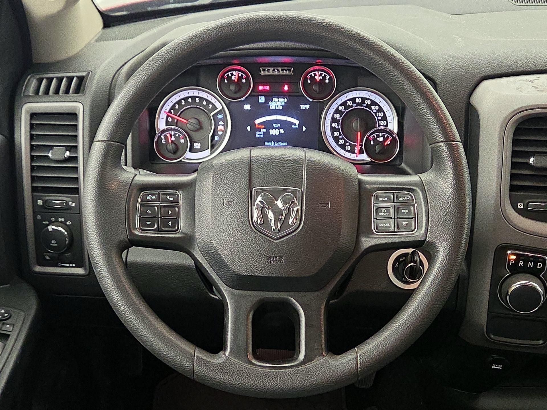 Thumbnail: 2021 RAM 1500 Classic - 10