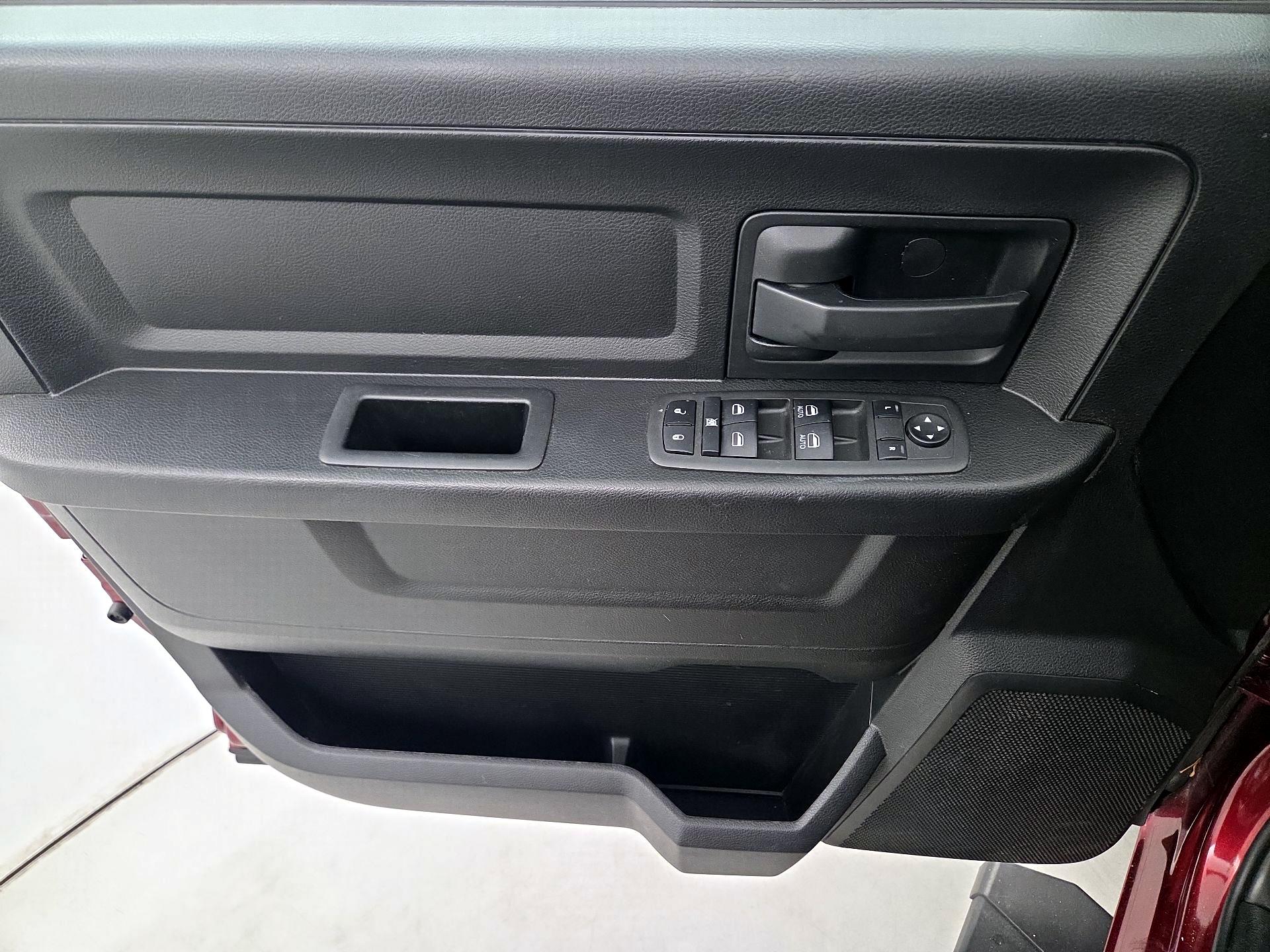 Thumbnail: 2021 RAM 1500 Classic - 12