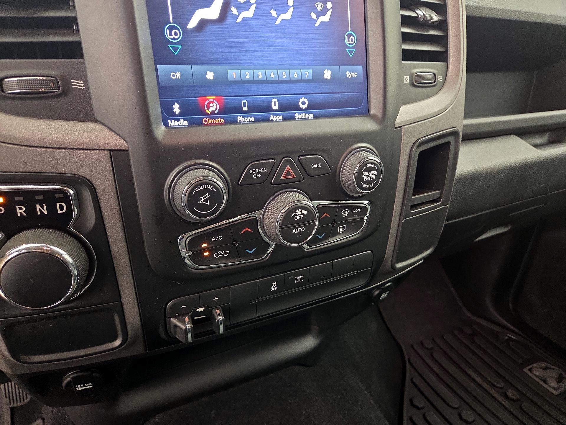 Thumbnail: 2021 RAM 1500 Classic - 16