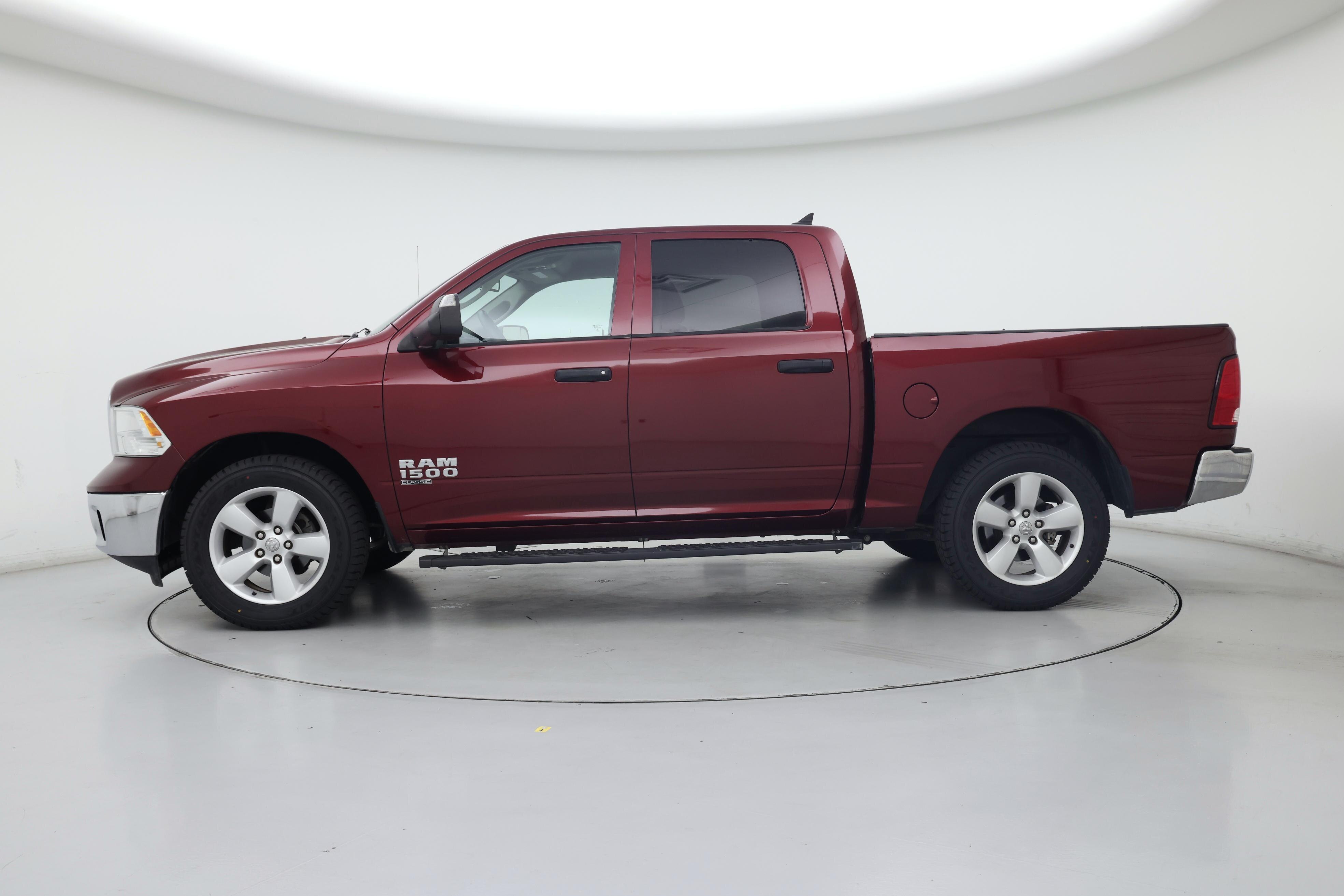 Thumbnail: 2021 RAM 1500 Classic - 3