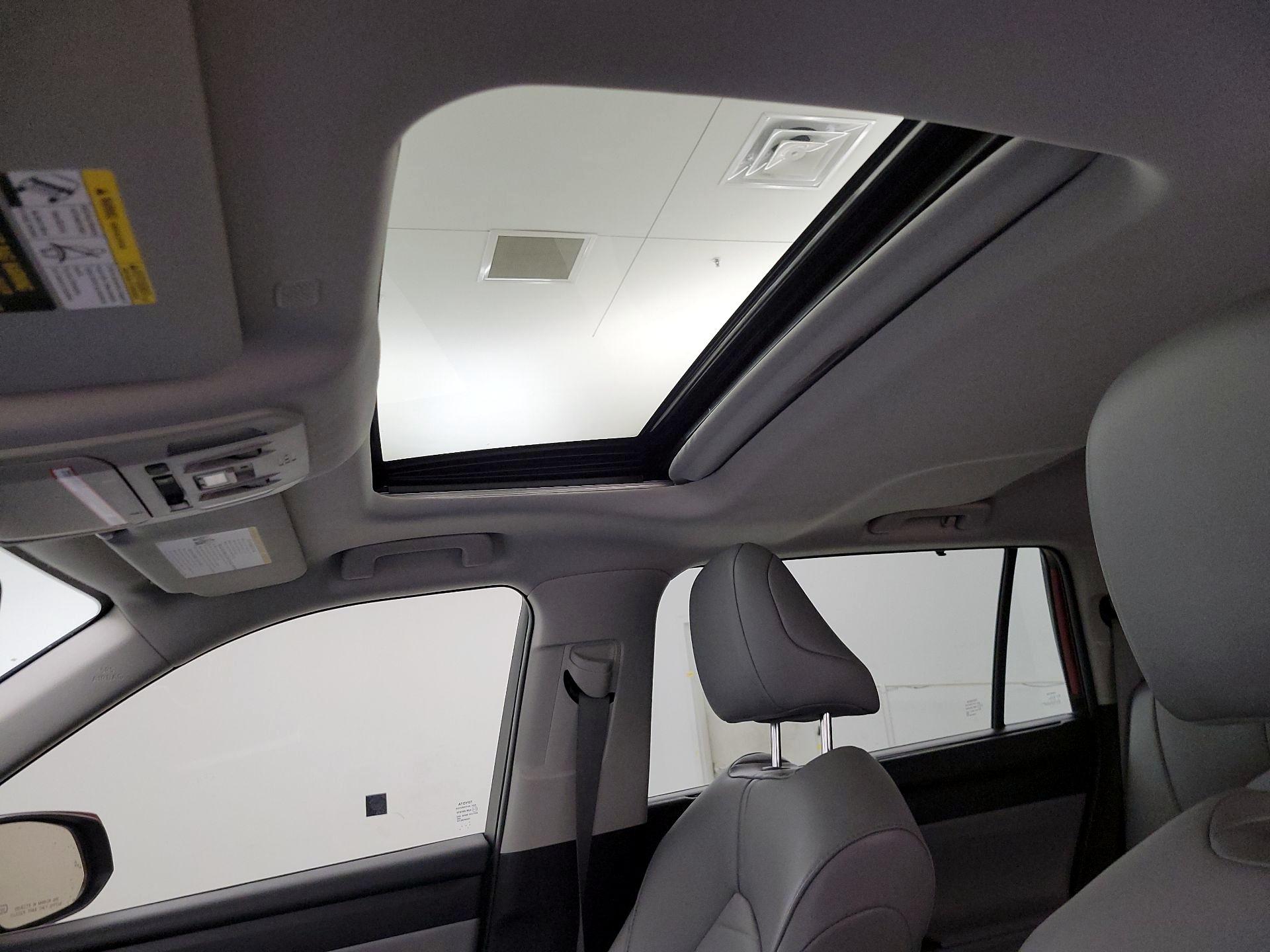 Thumbnail: 2021 Toyota Highlander - 20
