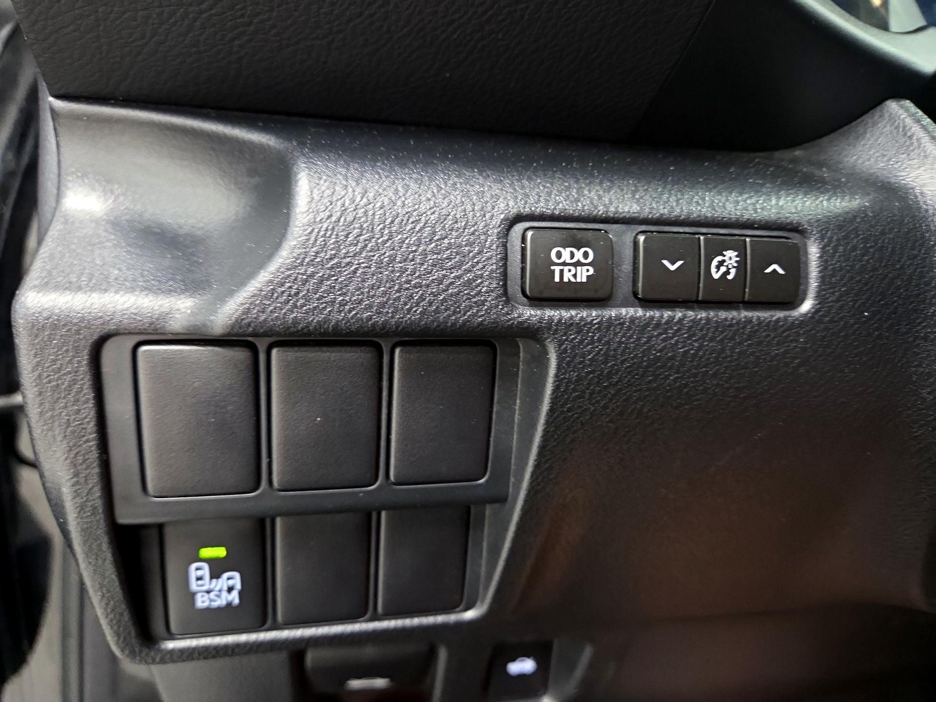 Thumbnail: 2014 Lexus IS - 13